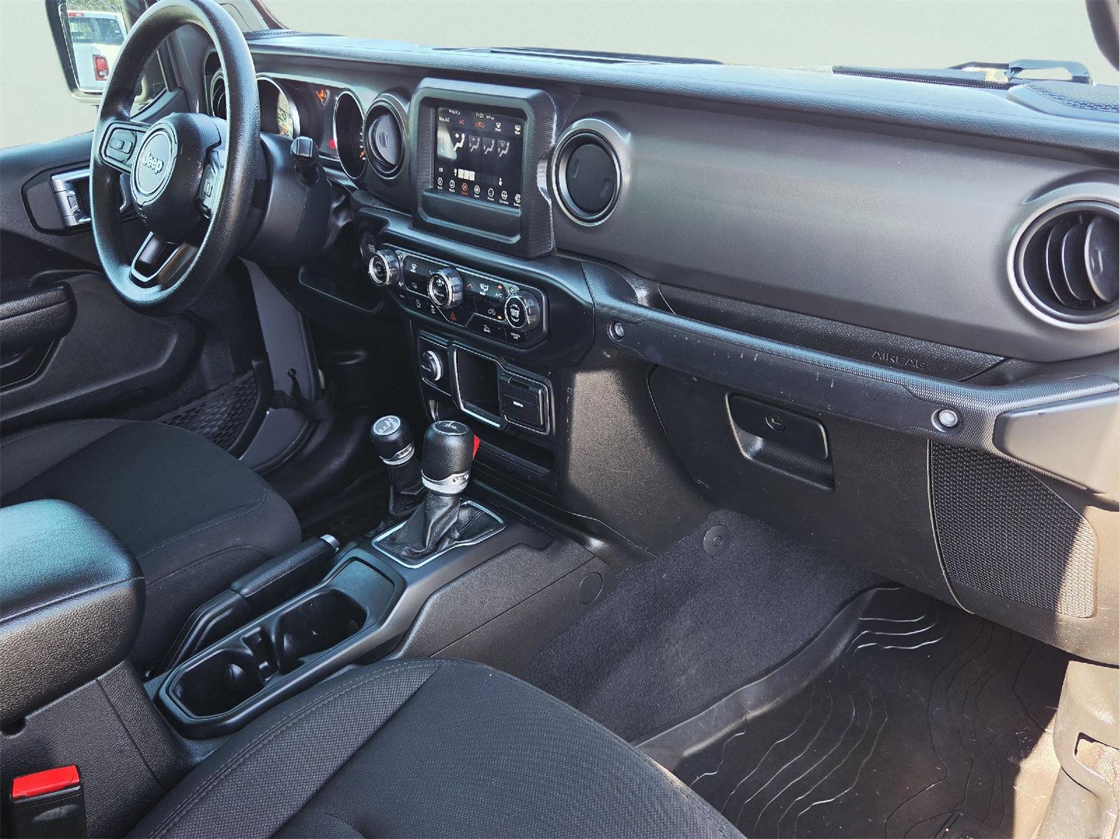 2022 Jeep Gladiator photo 14 of 35