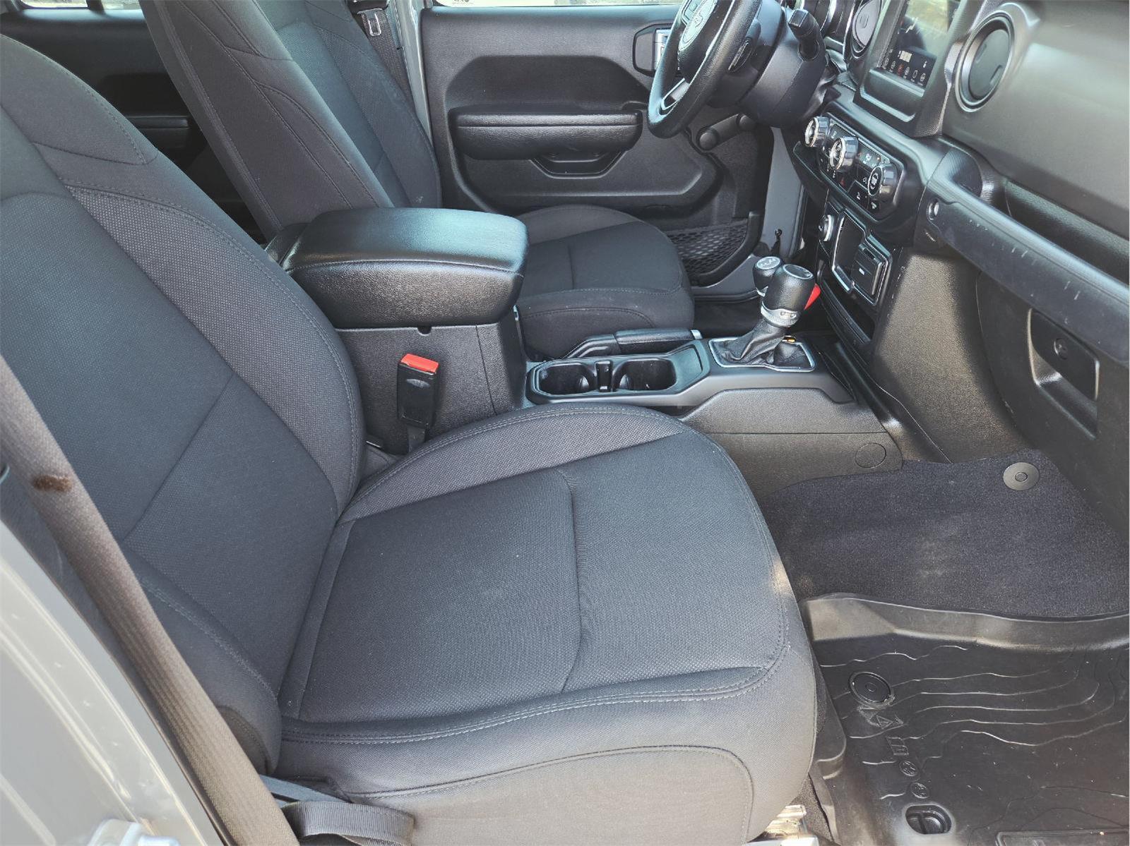 2022 Jeep Gladiator photo 15 of 35