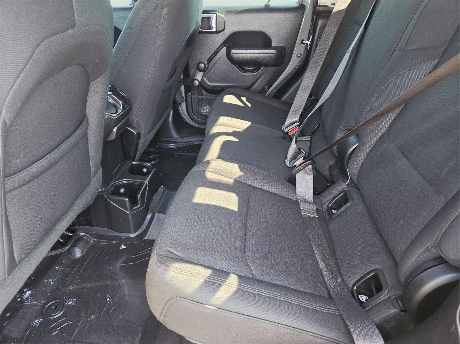 2022 Jeep Gladiator photo 18 of 35
