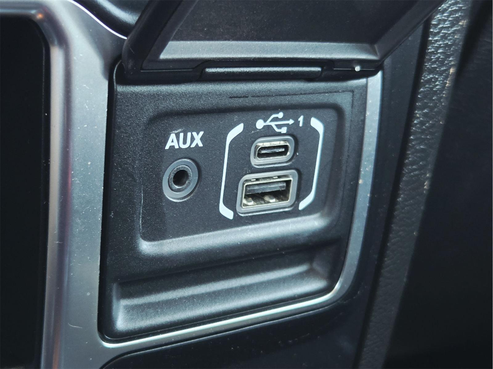 2022 Jeep Gladiator photo 24 of 35