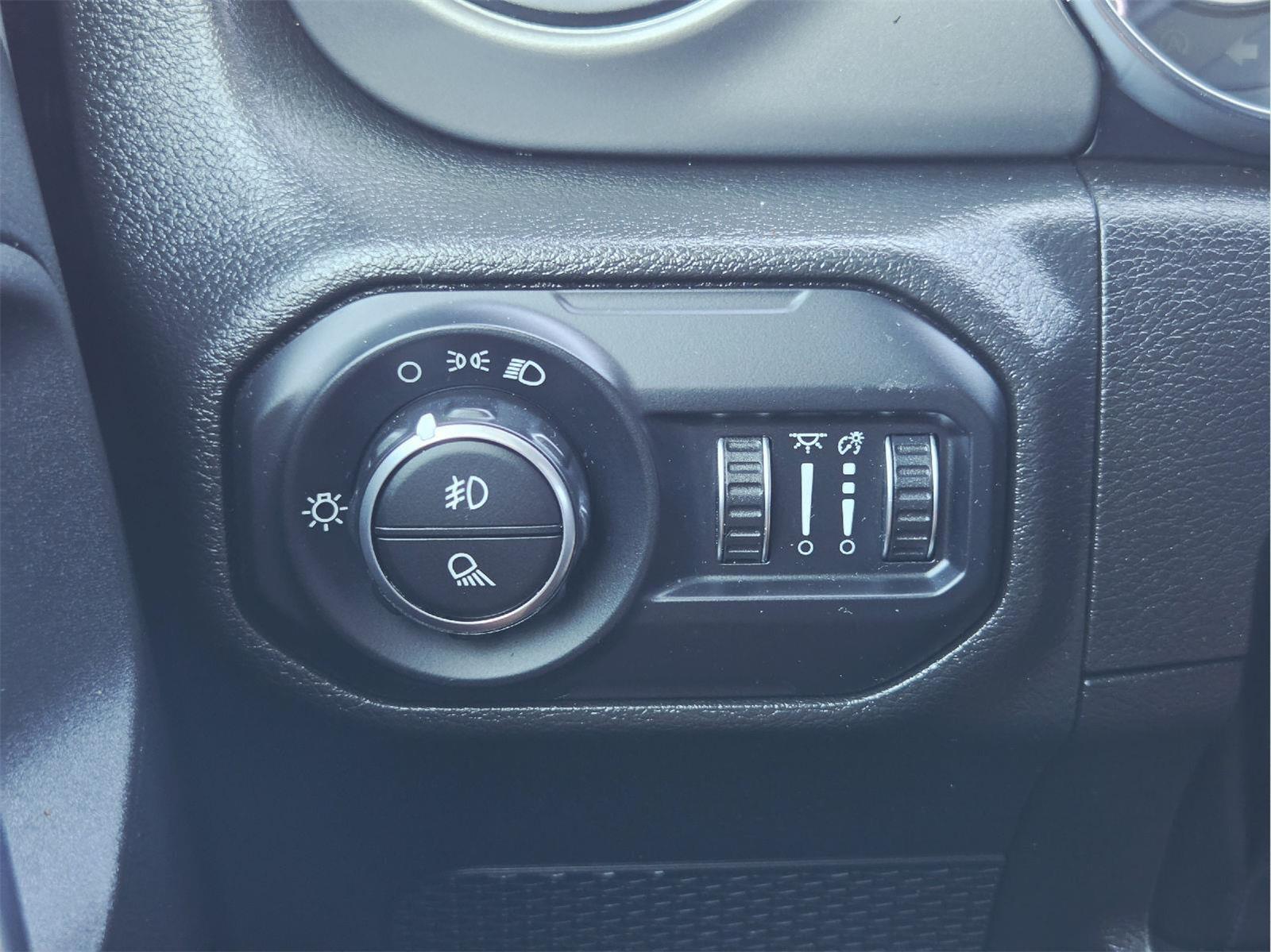 2022 Jeep Gladiator photo 32 of 35