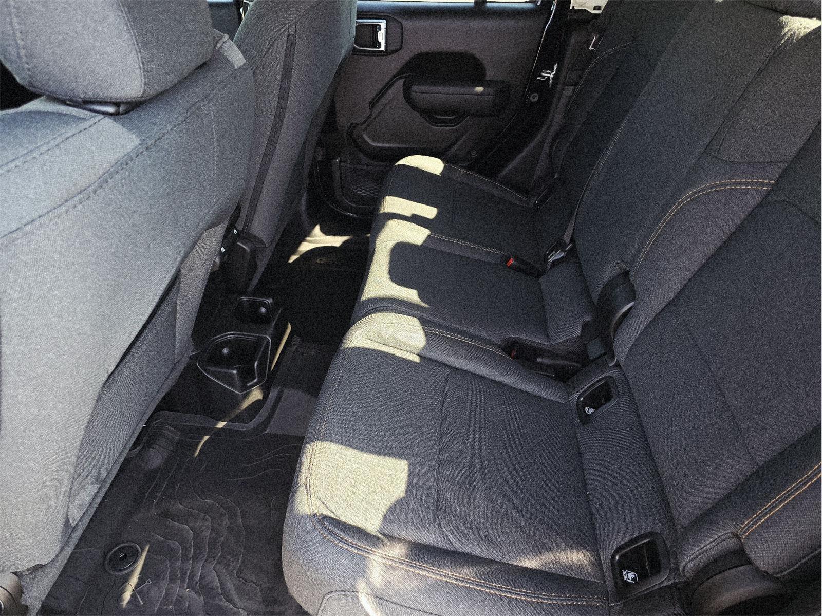 2025 Jeep Gladiator photo 18 of 35