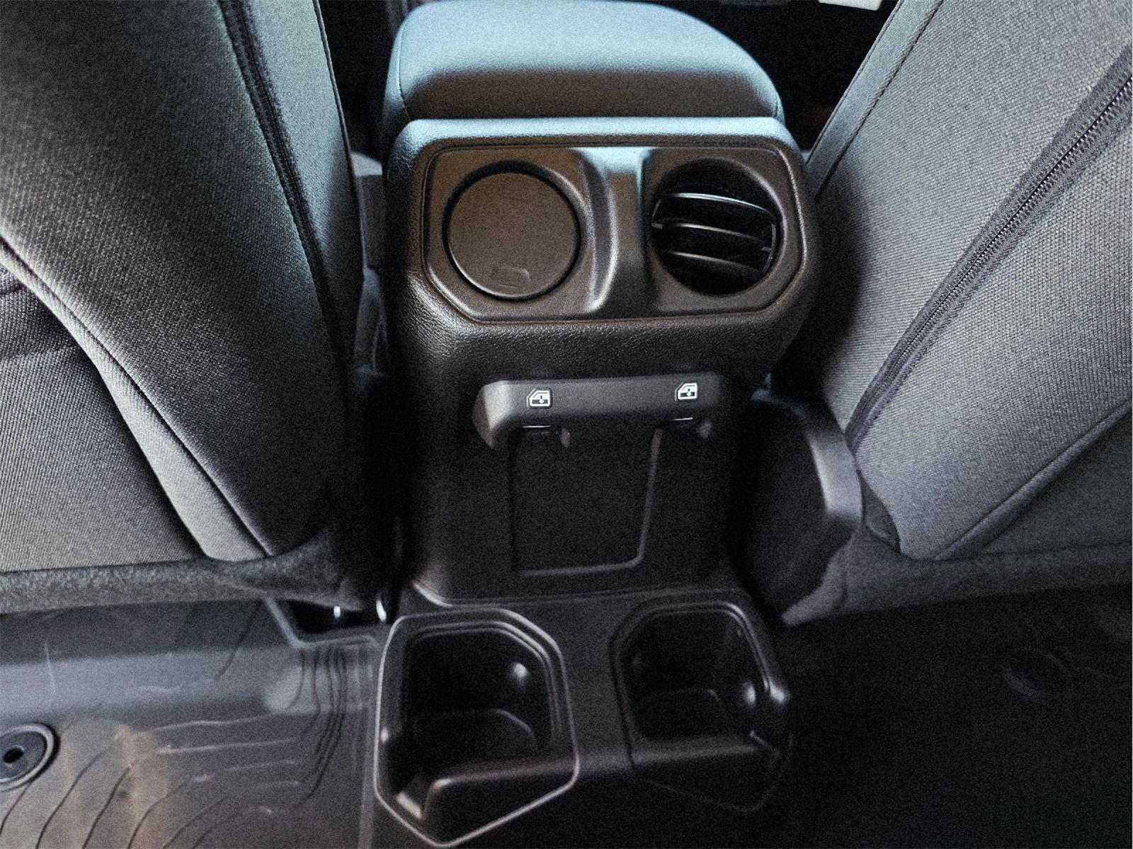 2025 Jeep Gladiator photo 19 of 35