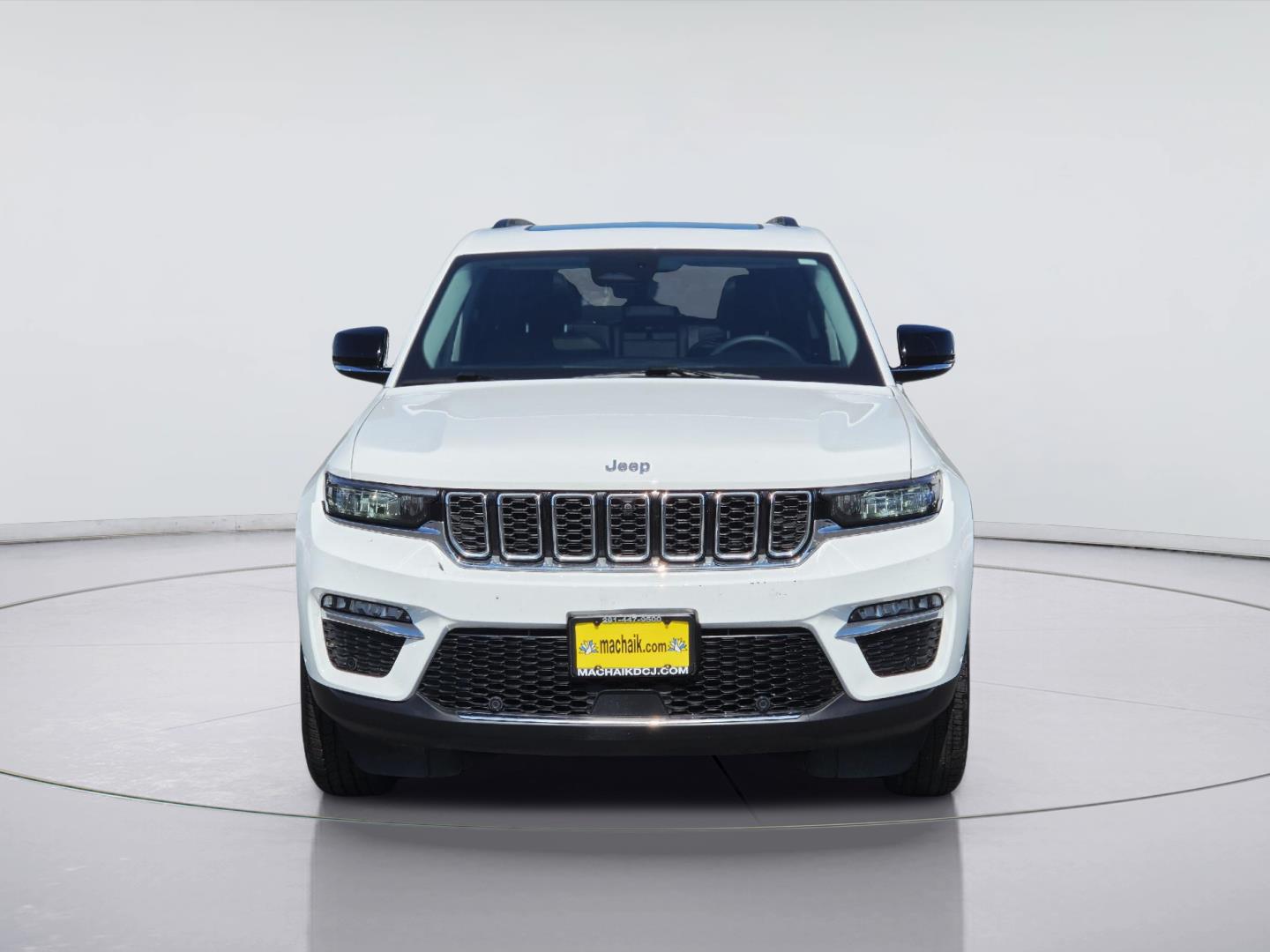2023 Jeep Grand Cherokee photo 2 of 35