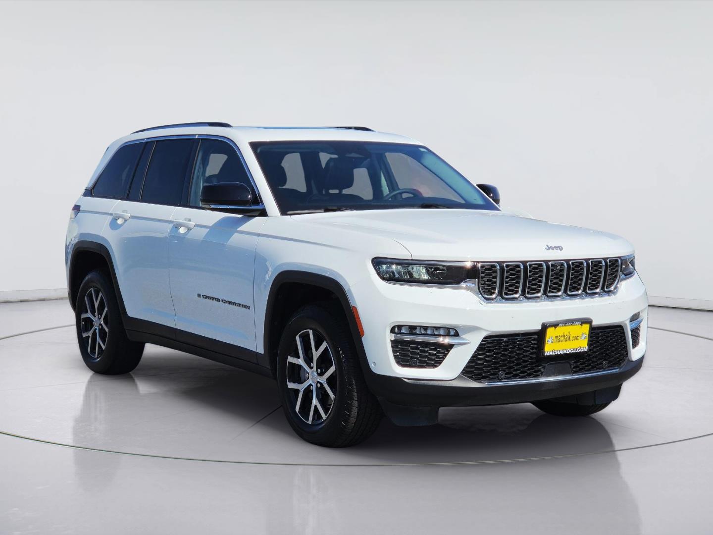 2023 Jeep Grand Cherokee photo 3 of 35
