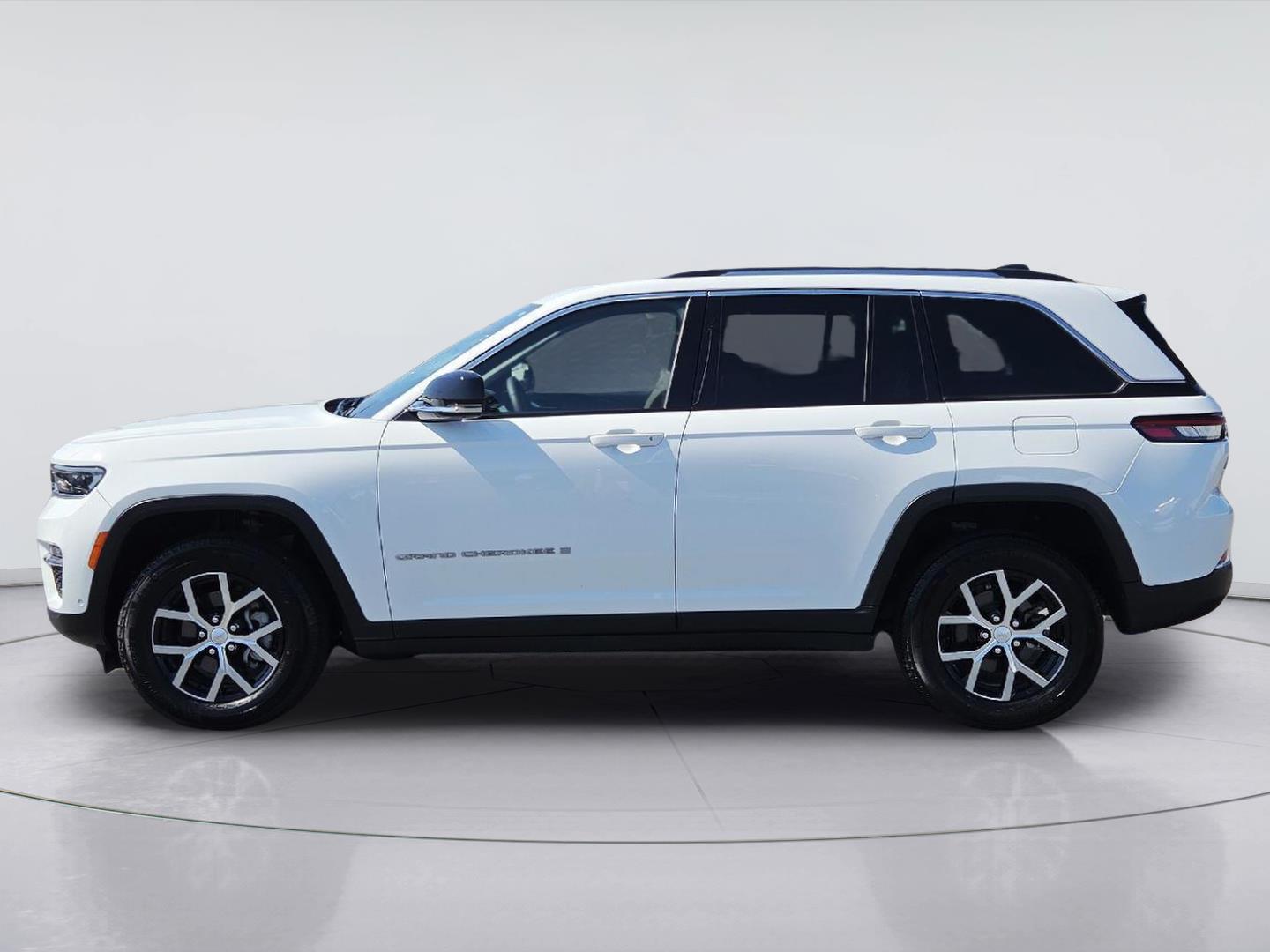 2023 Jeep Grand Cherokee photo 8 of 35