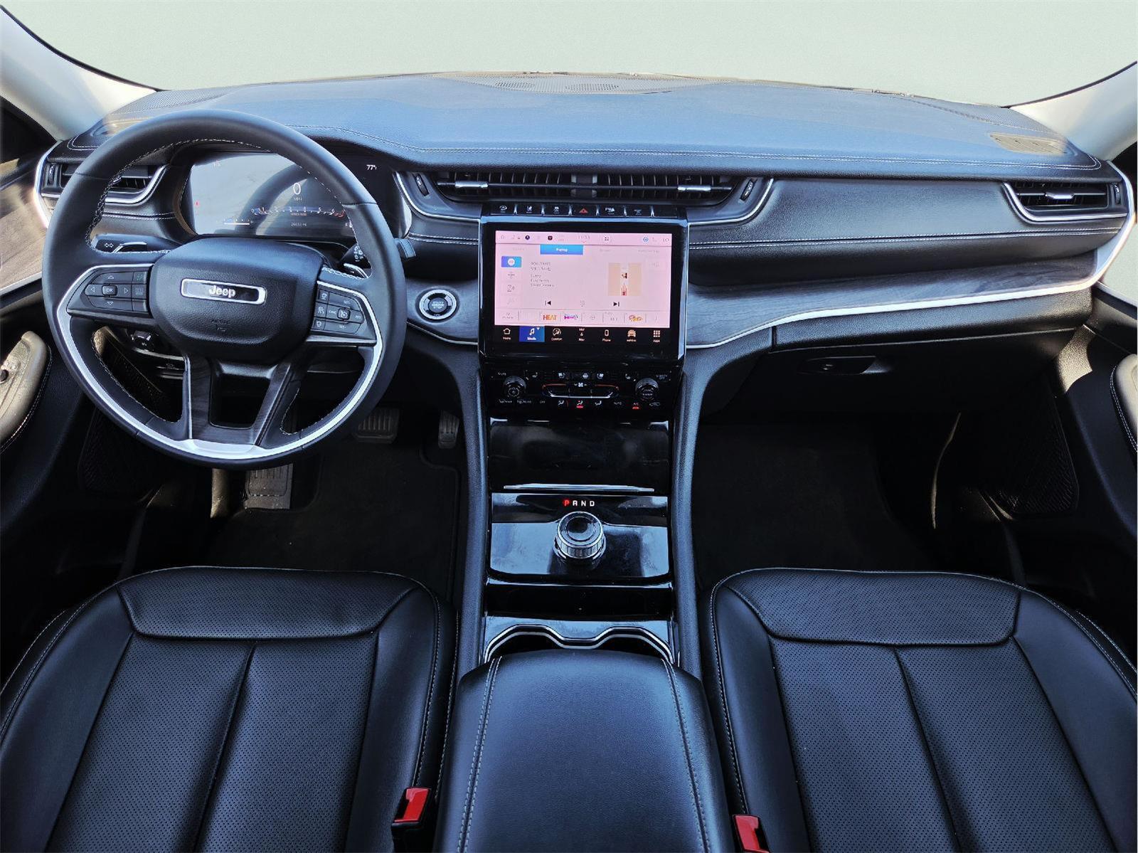 2023 Jeep Grand Cherokee photo 11 of 35