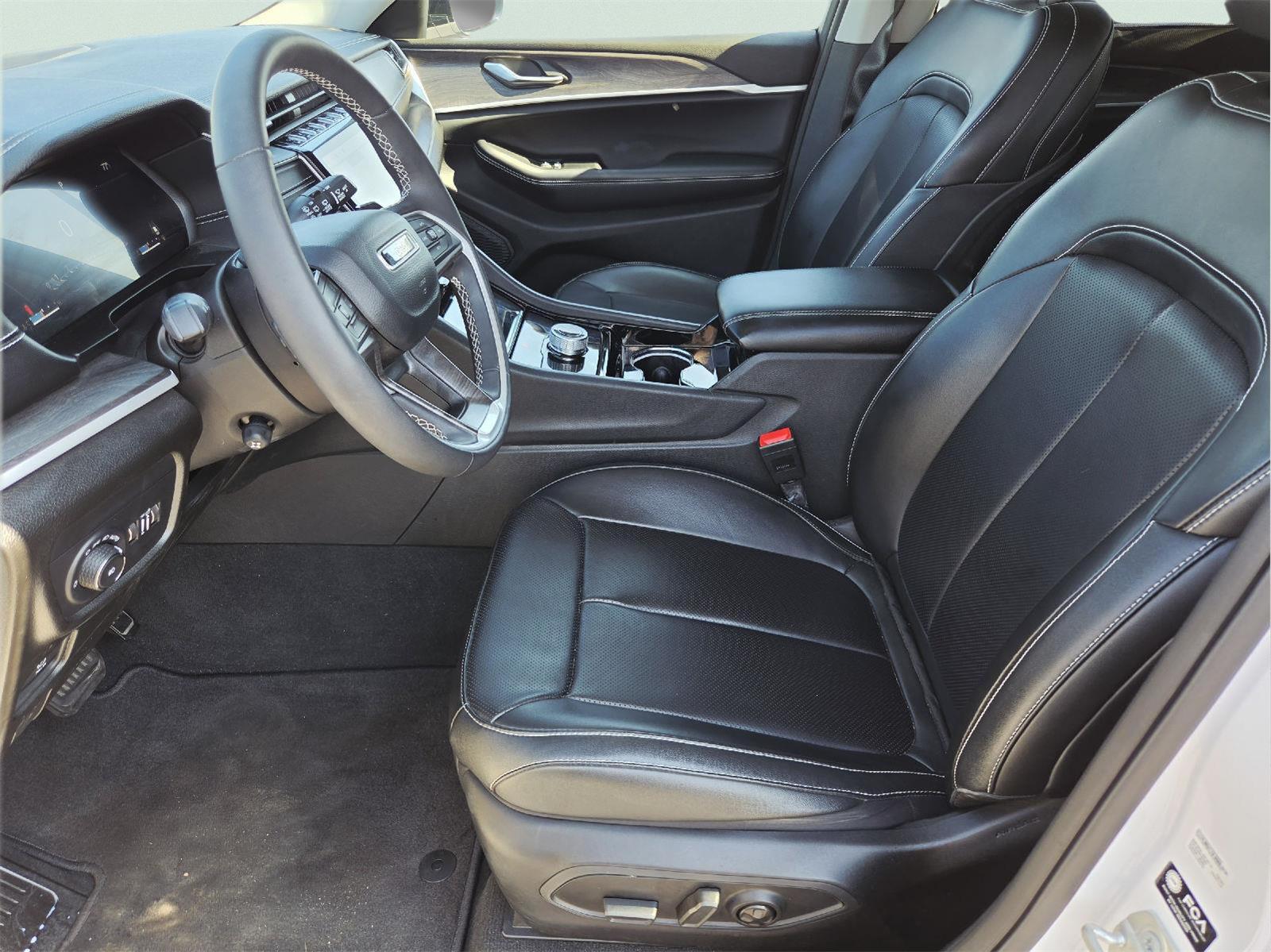 2023 Jeep Grand Cherokee photo 13 of 35