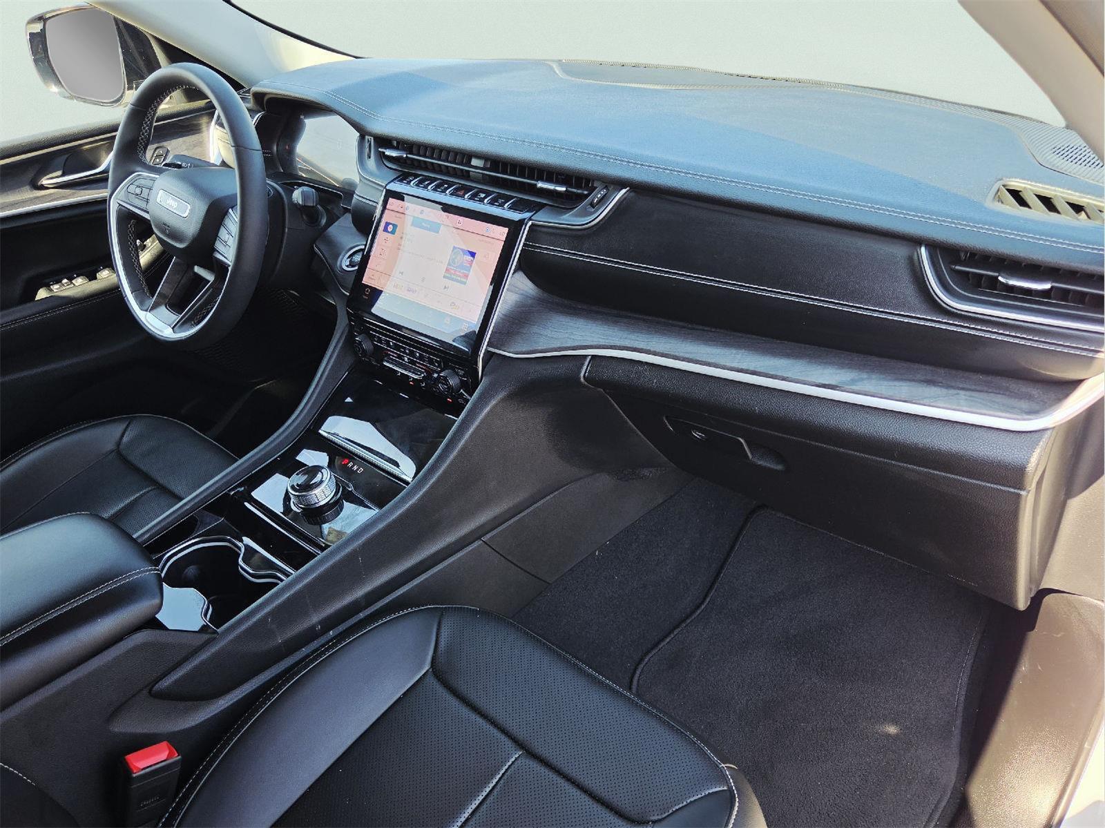 2023 Jeep Grand Cherokee photo 14 of 35