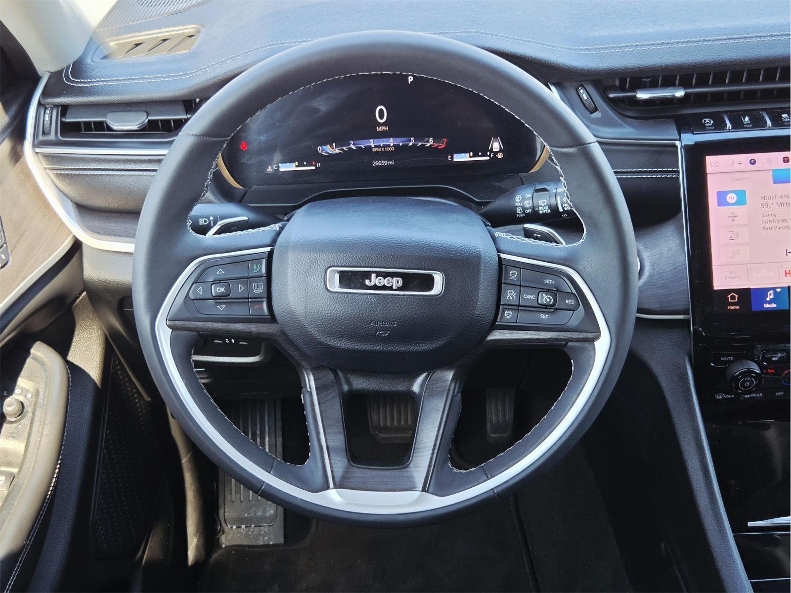 2023 Jeep Grand Cherokee photo 27 of 35
