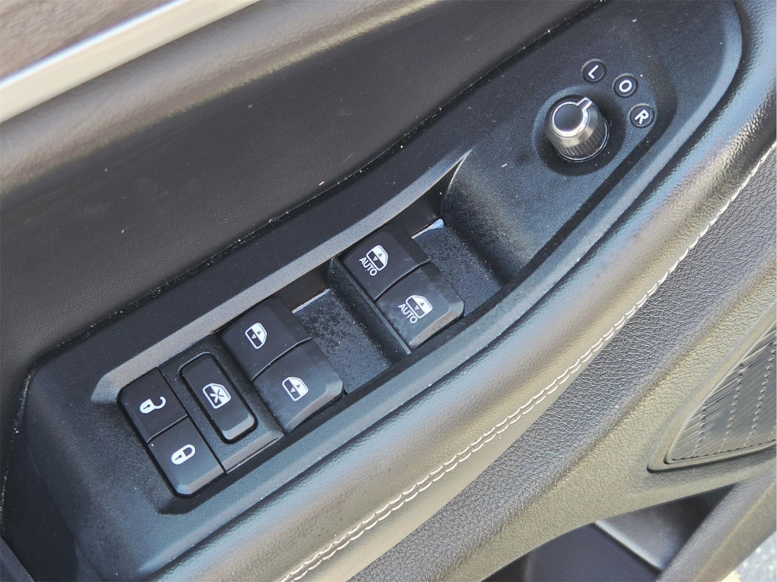 2023 Jeep Grand Cherokee photo 30 of 35