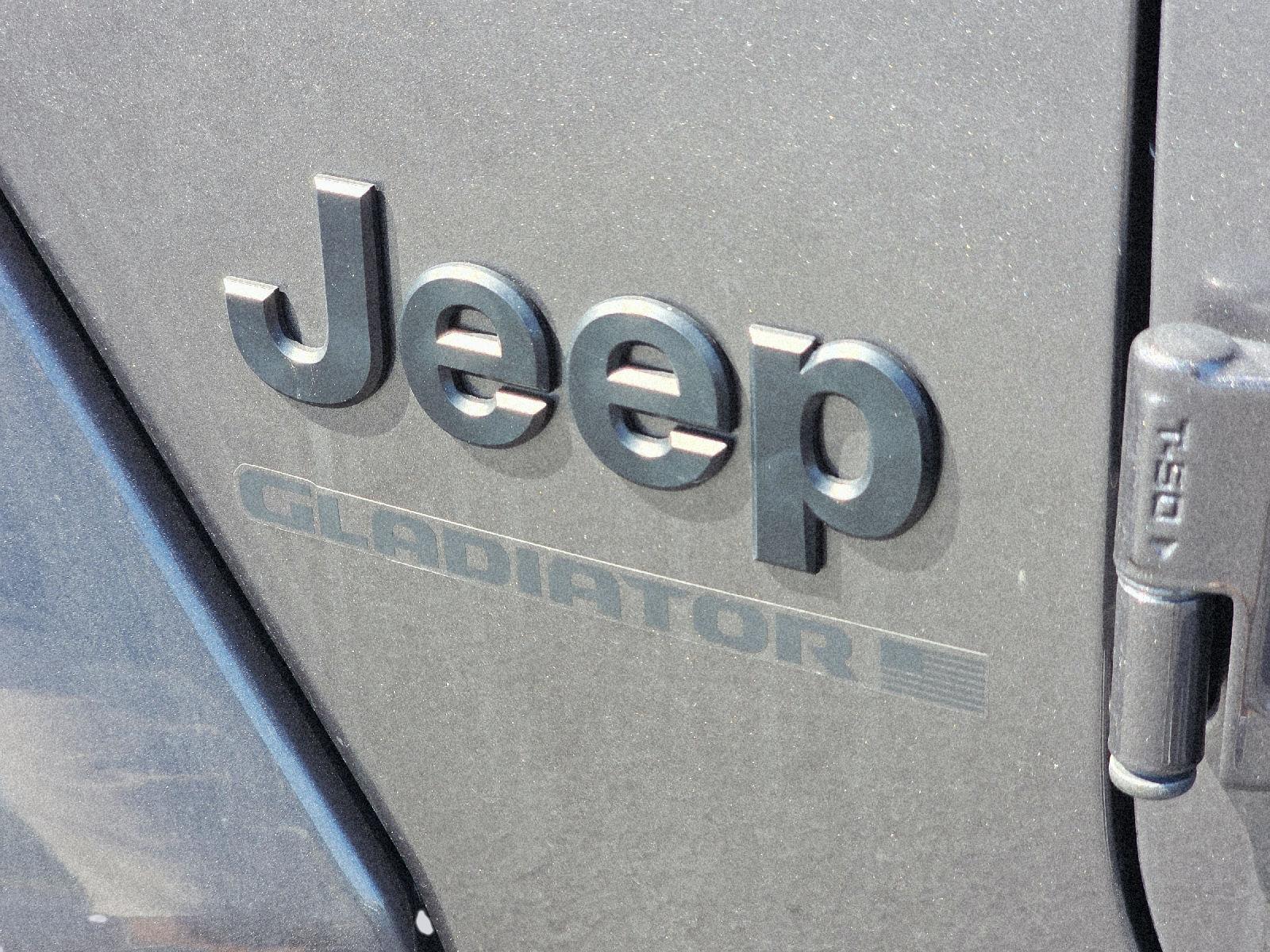2025 Jeep Gladiator photo 10 of 36