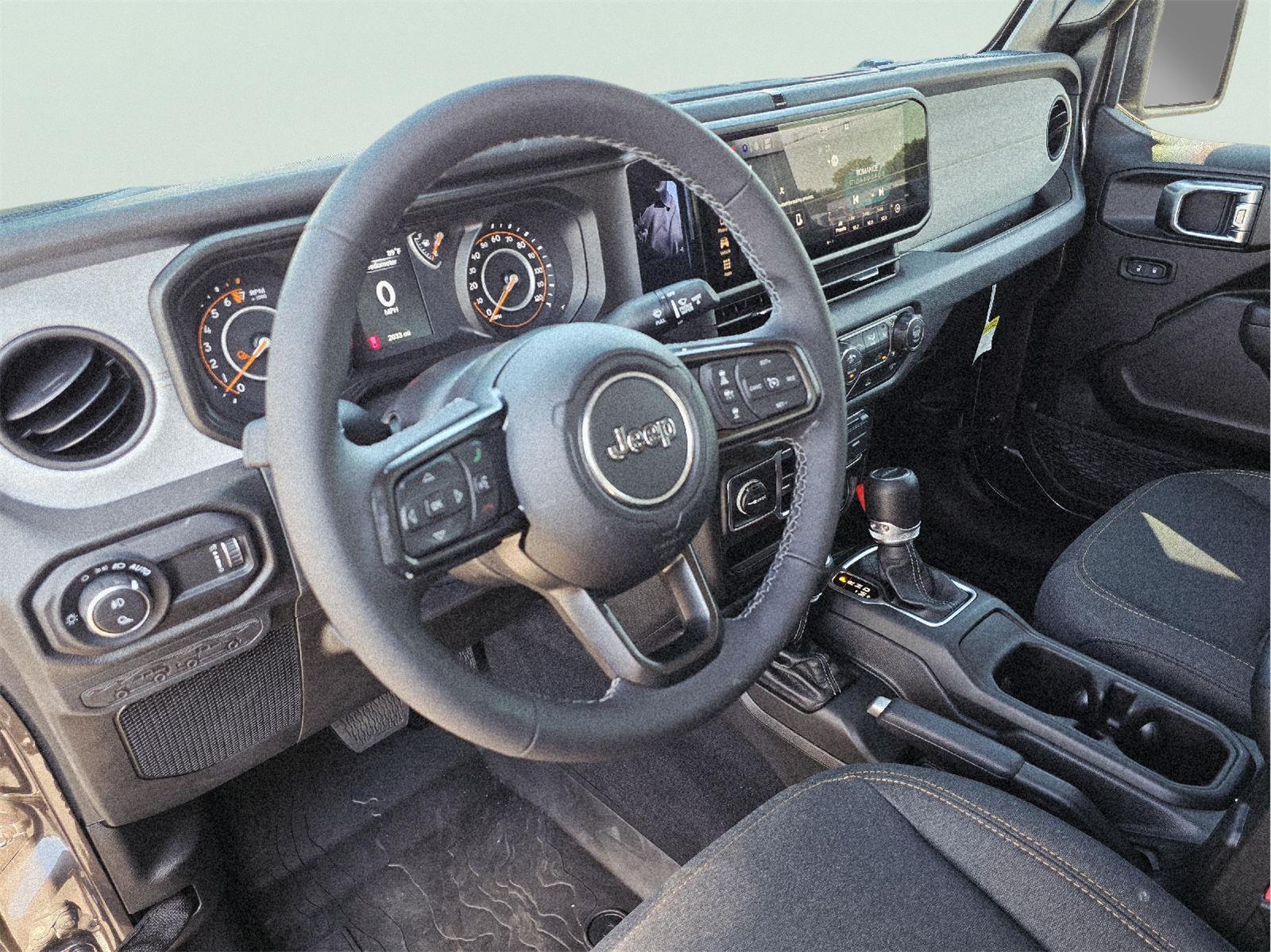 2025 Jeep Gladiator photo 12 of 36