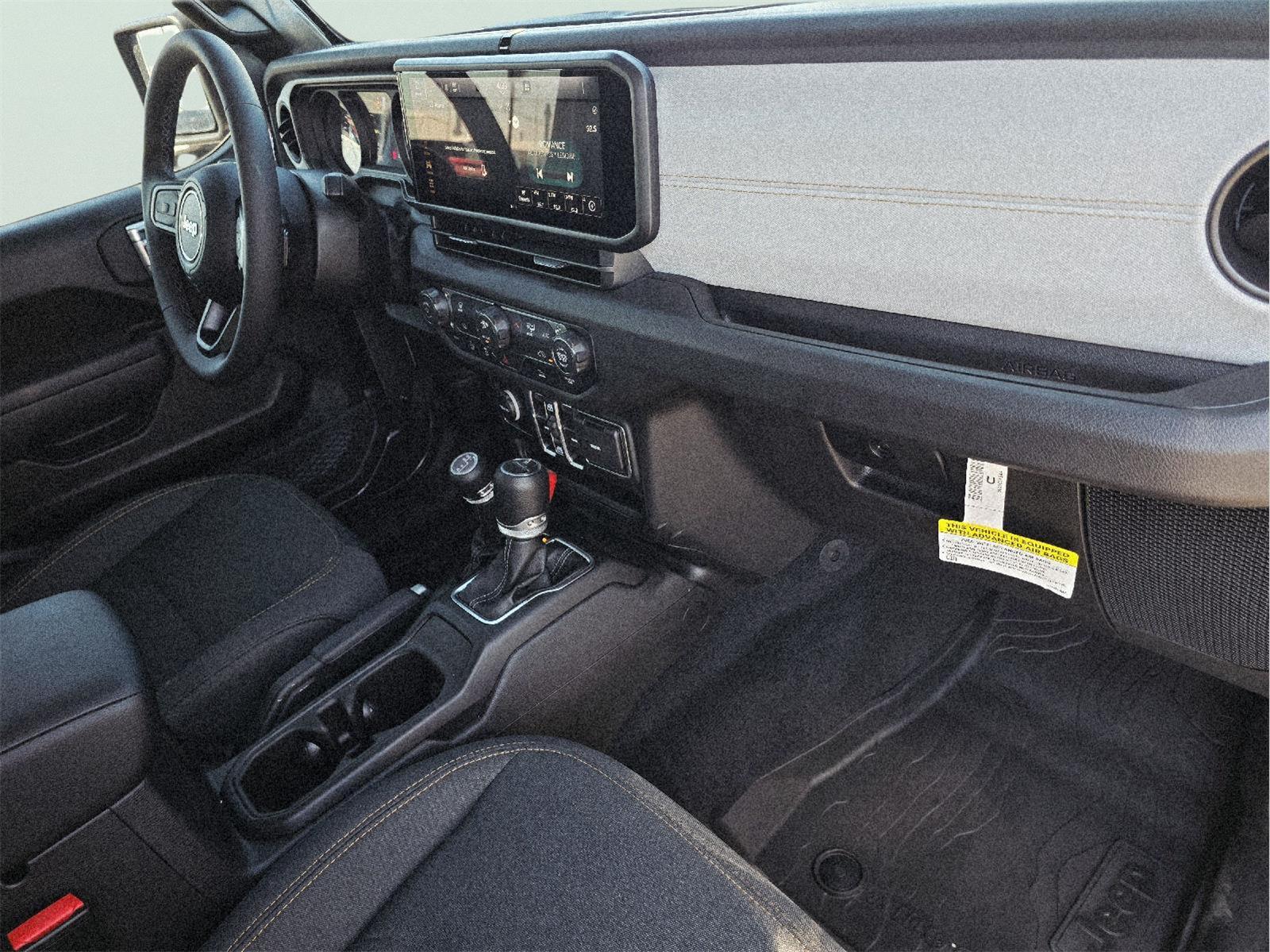 2025 Jeep Gladiator photo 14 of 36