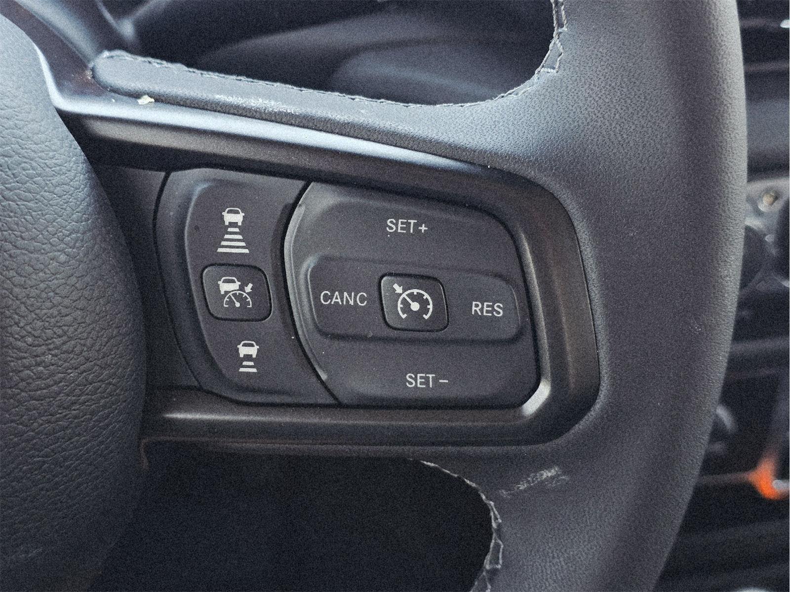 2025 Jeep Gladiator photo 32 of 36