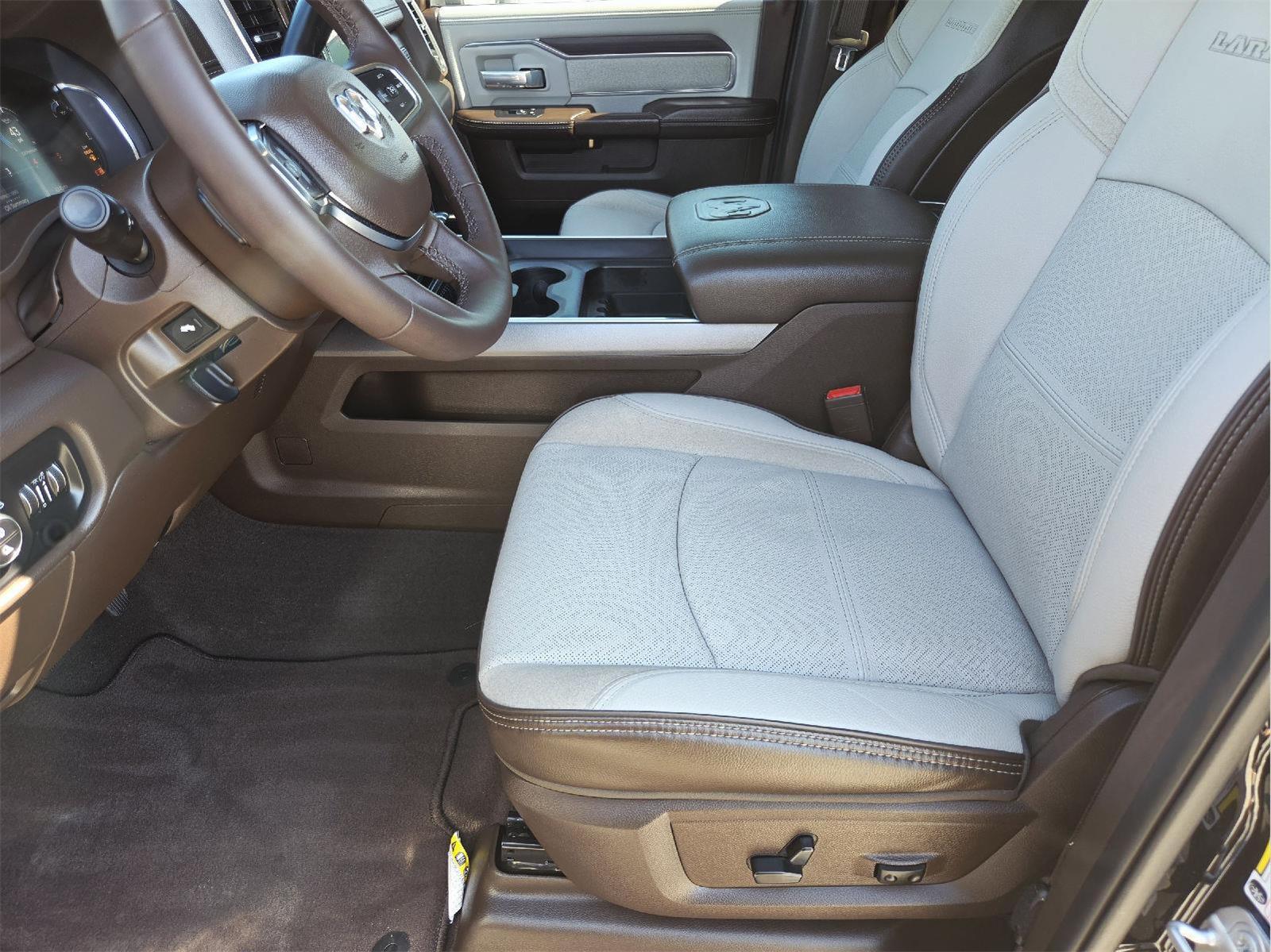 2025 Ram 2500 photo 13 of 35
