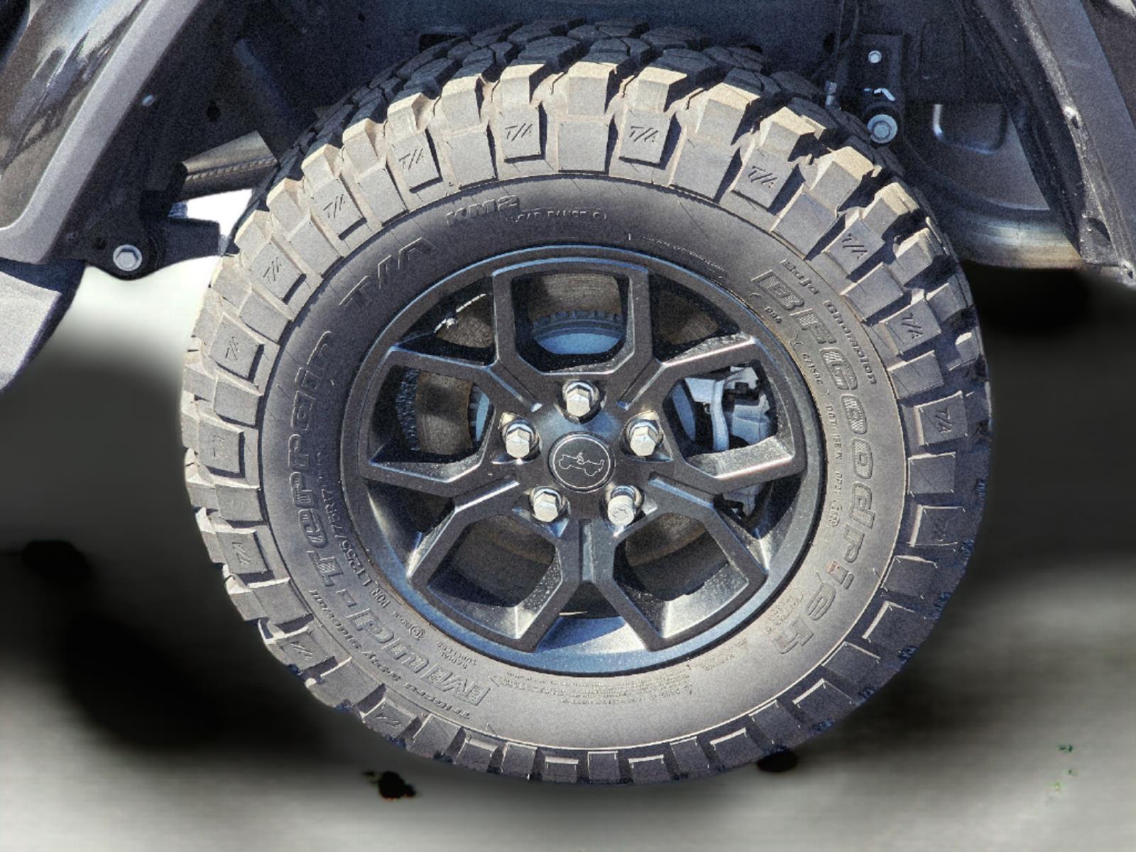 2025 Jeep Gladiator photo 8 of 39