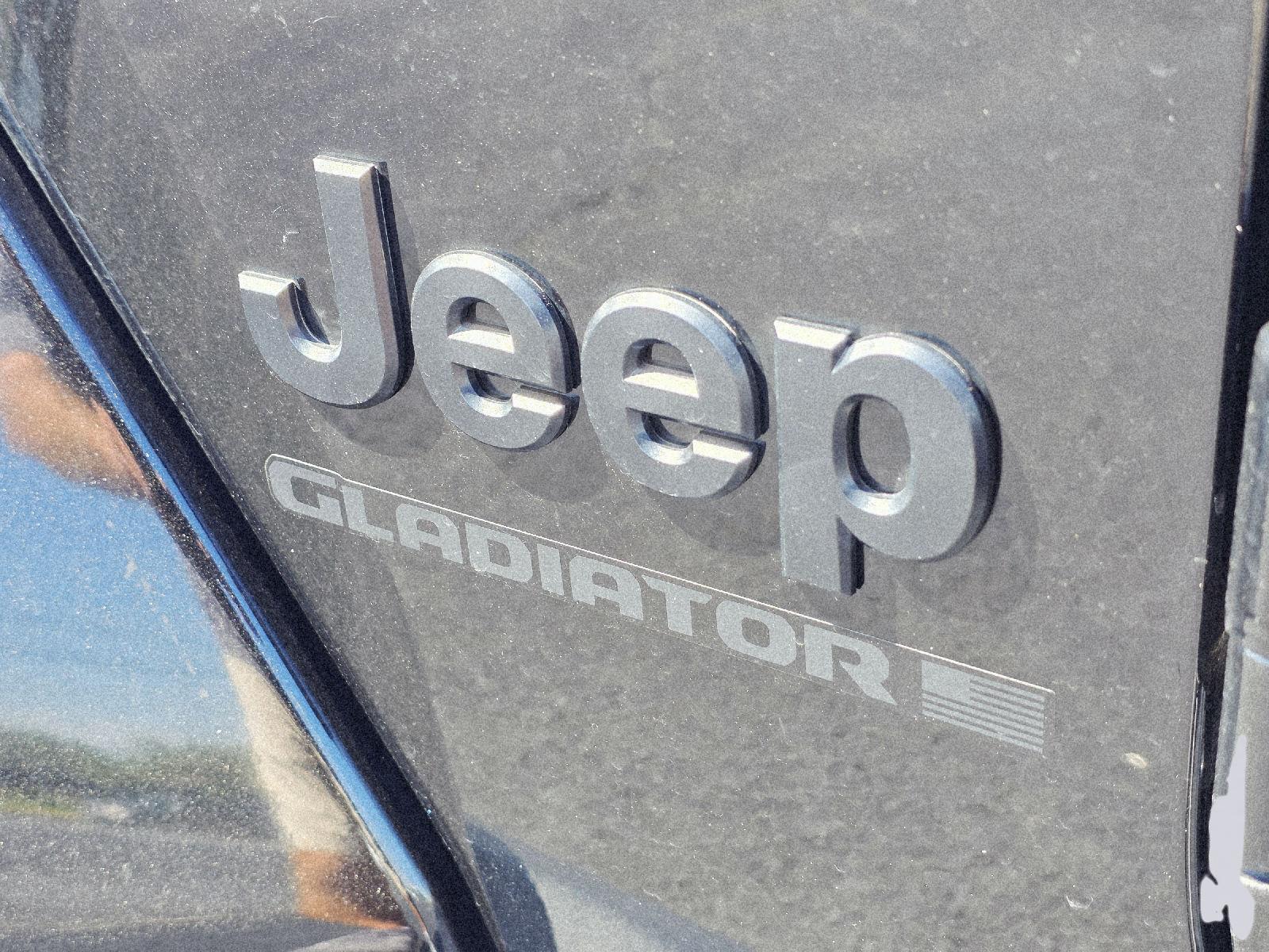 2025 Jeep Gladiator photo 10 of 39
