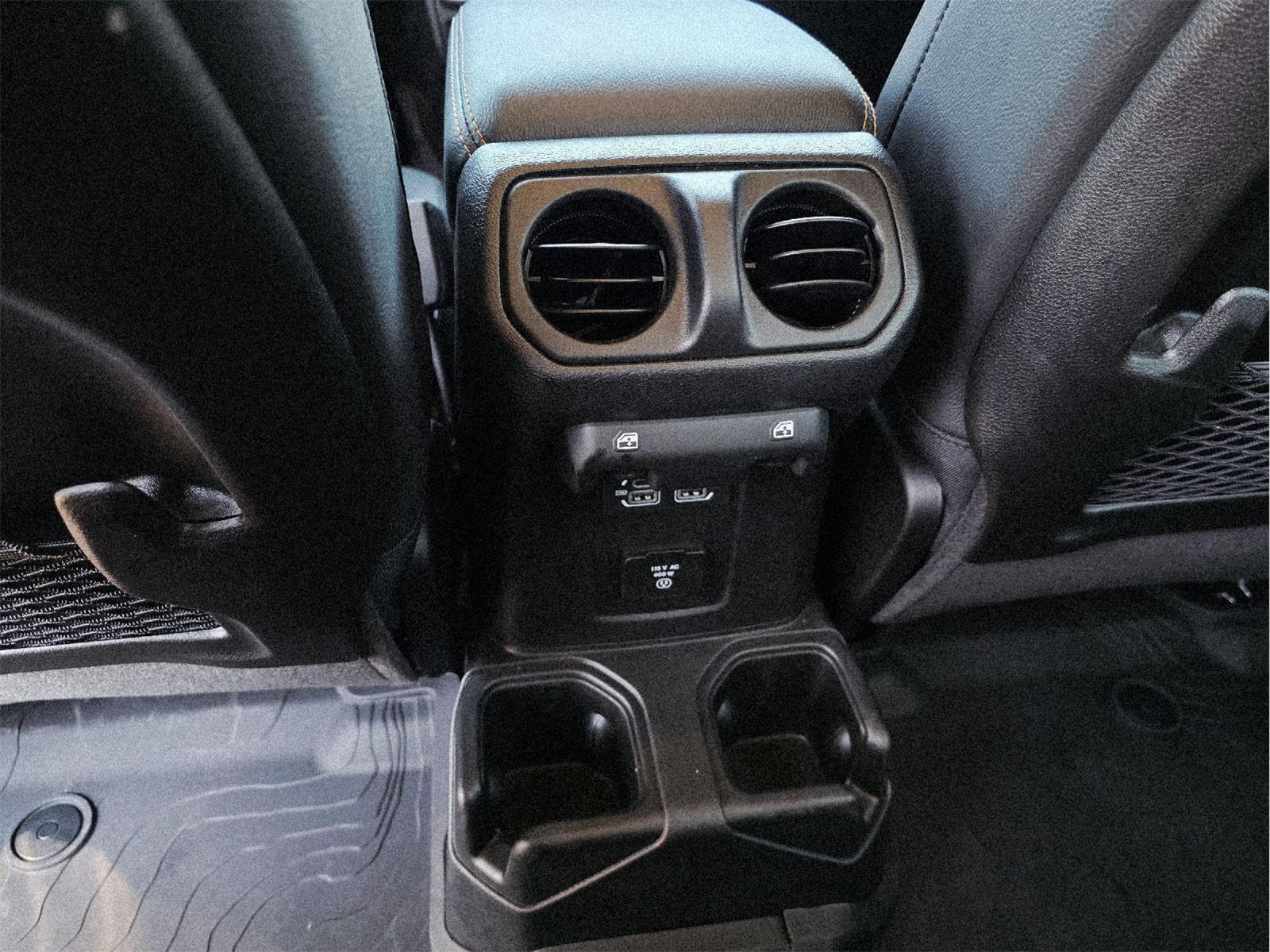 2025 Jeep Gladiator photo 24 of 39