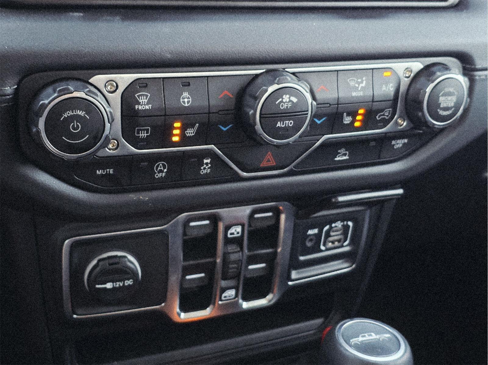 2025 Jeep Gladiator photo 29 of 39