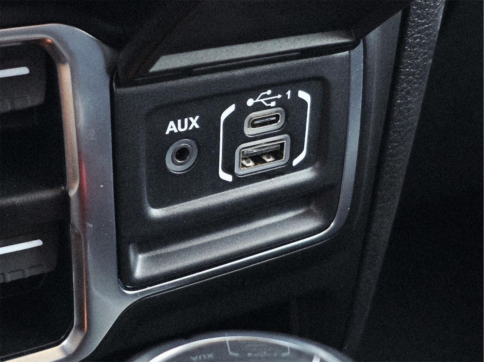 2025 Jeep Gladiator photo 32 of 39