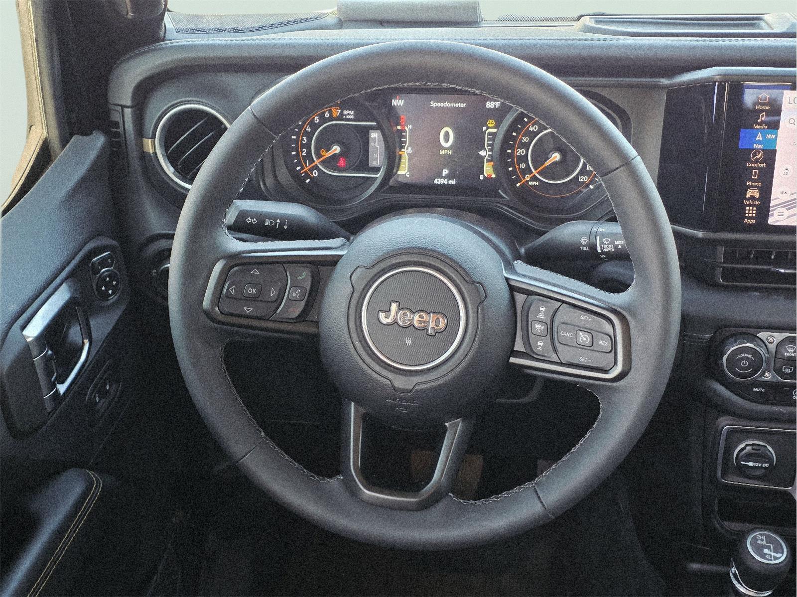 2025 Jeep Gladiator photo 34 of 39