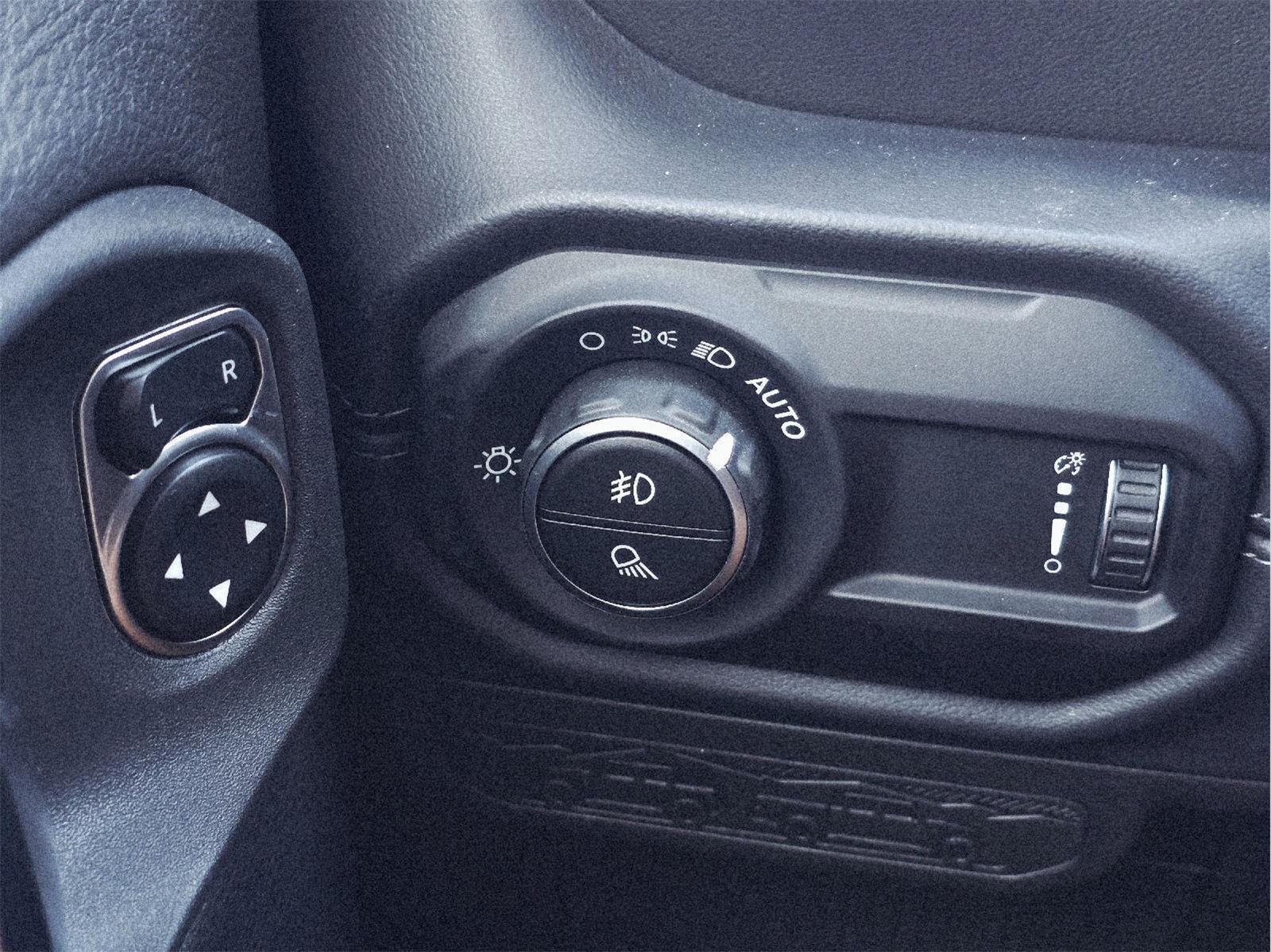 2025 Jeep Gladiator photo 37 of 39