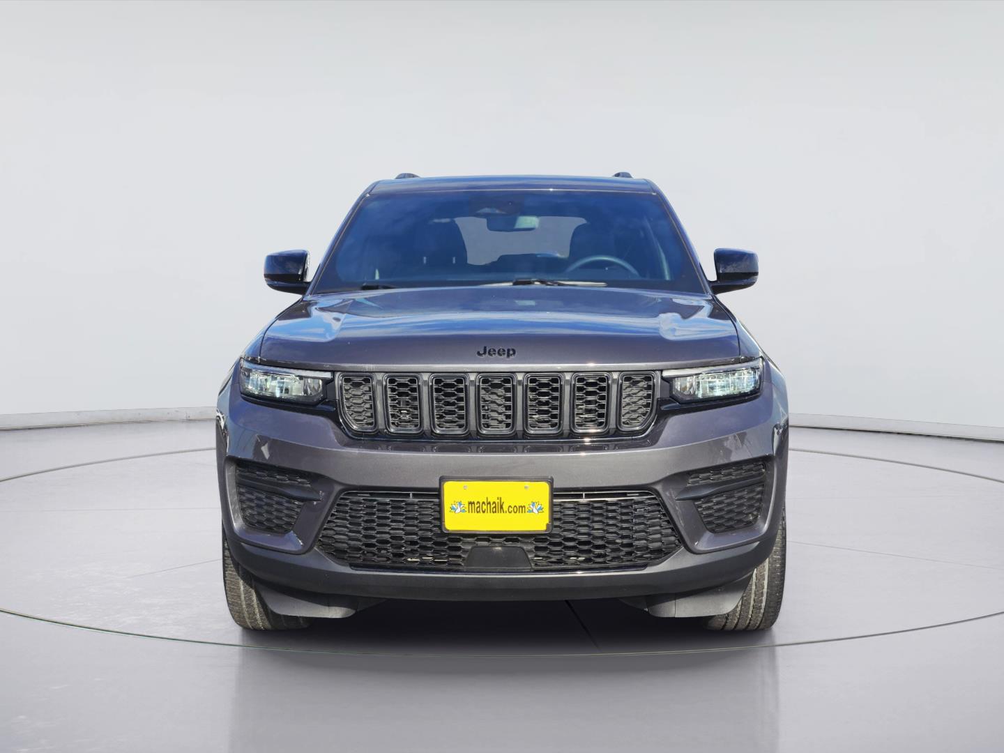 2023 Jeep Grand Cherokee photo 2 of 37