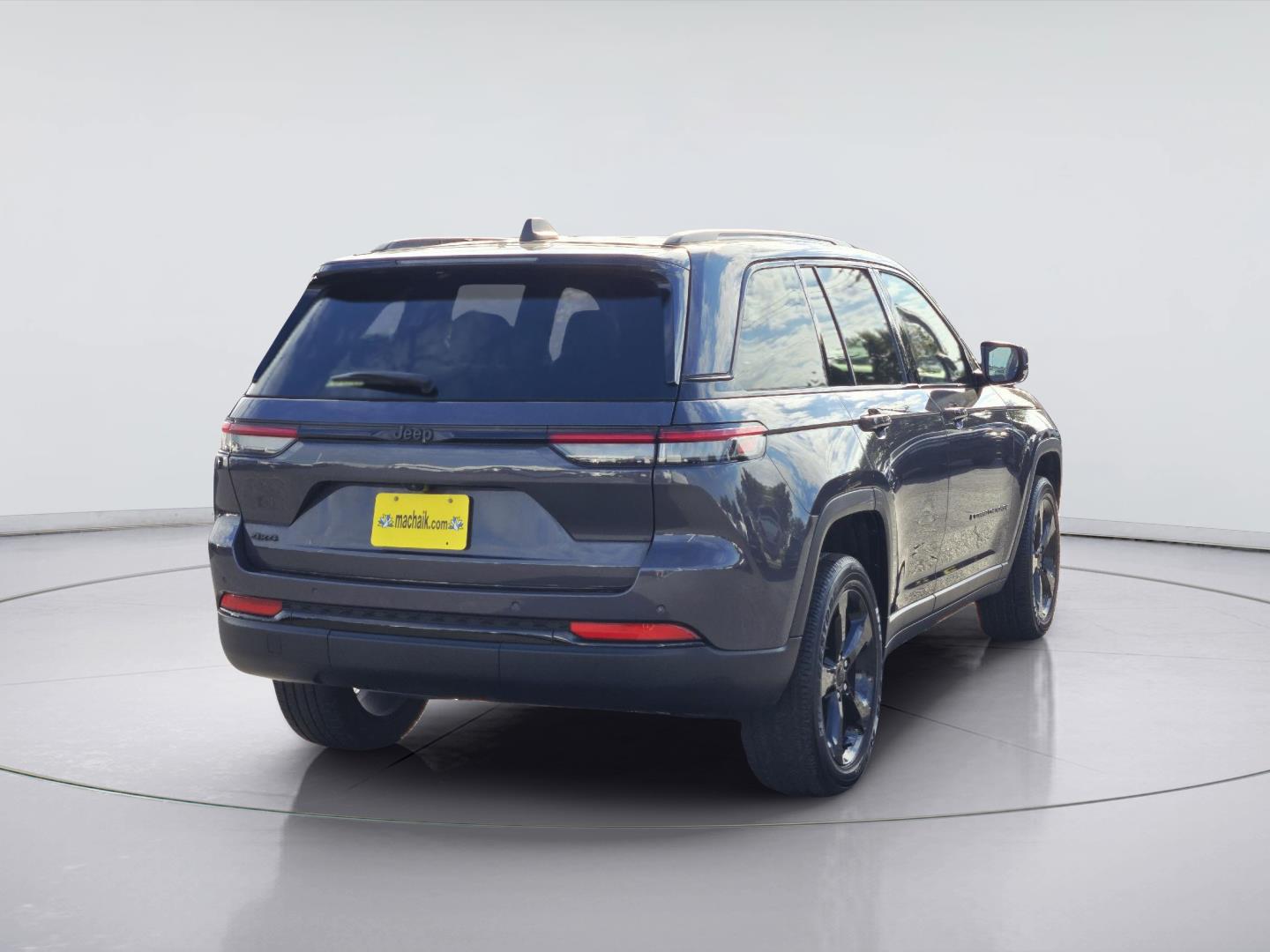 2023 Jeep Grand Cherokee photo 4 of 37