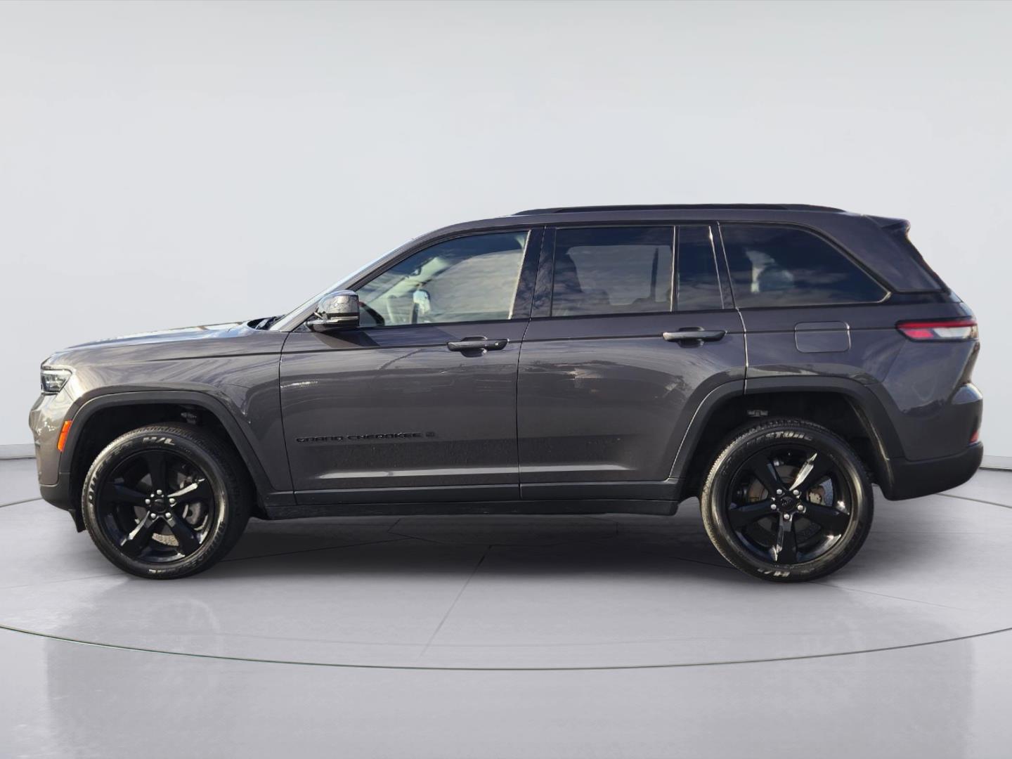 2023 Jeep Grand Cherokee photo 7 of 37