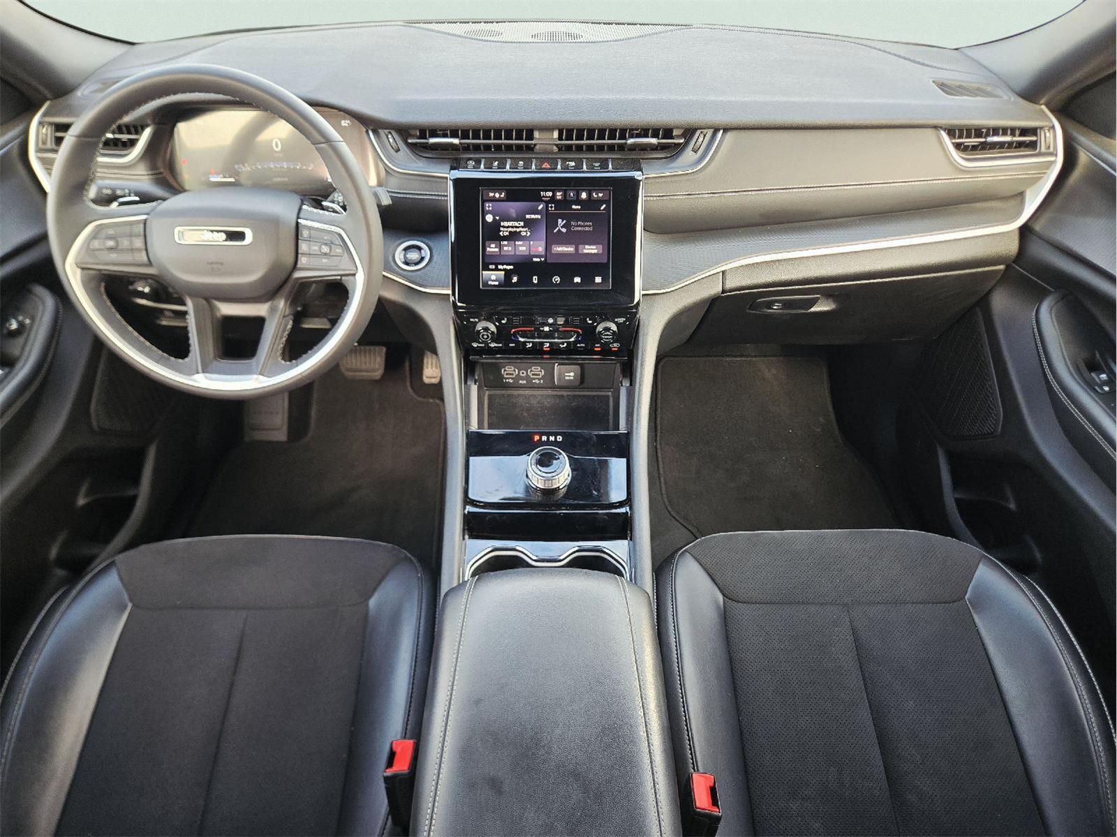 2023 Jeep Grand Cherokee photo 11 of 37