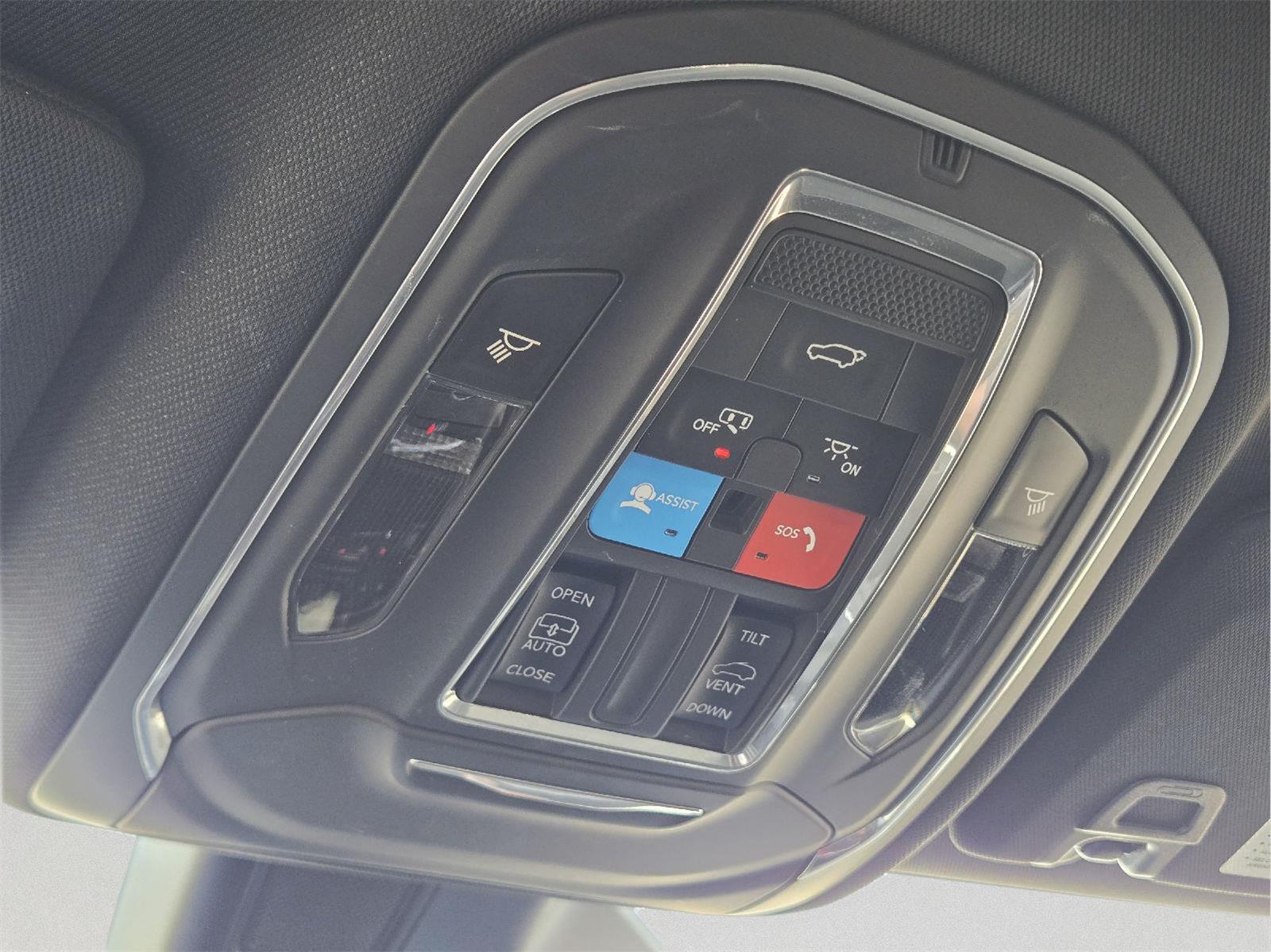 2023 Jeep Grand Cherokee photo 31 of 37
