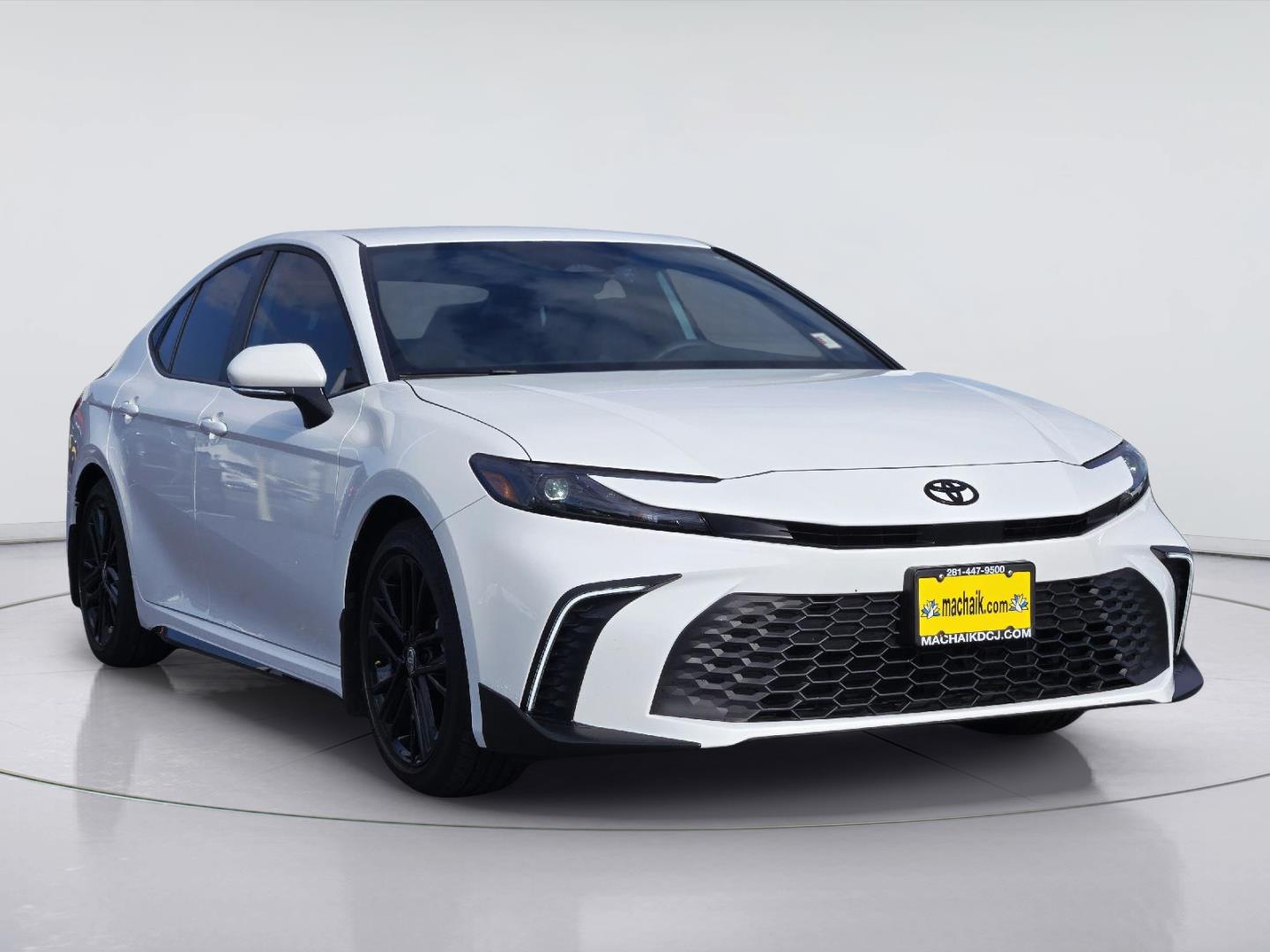 2026 Toyota Camry photo 3 of 36