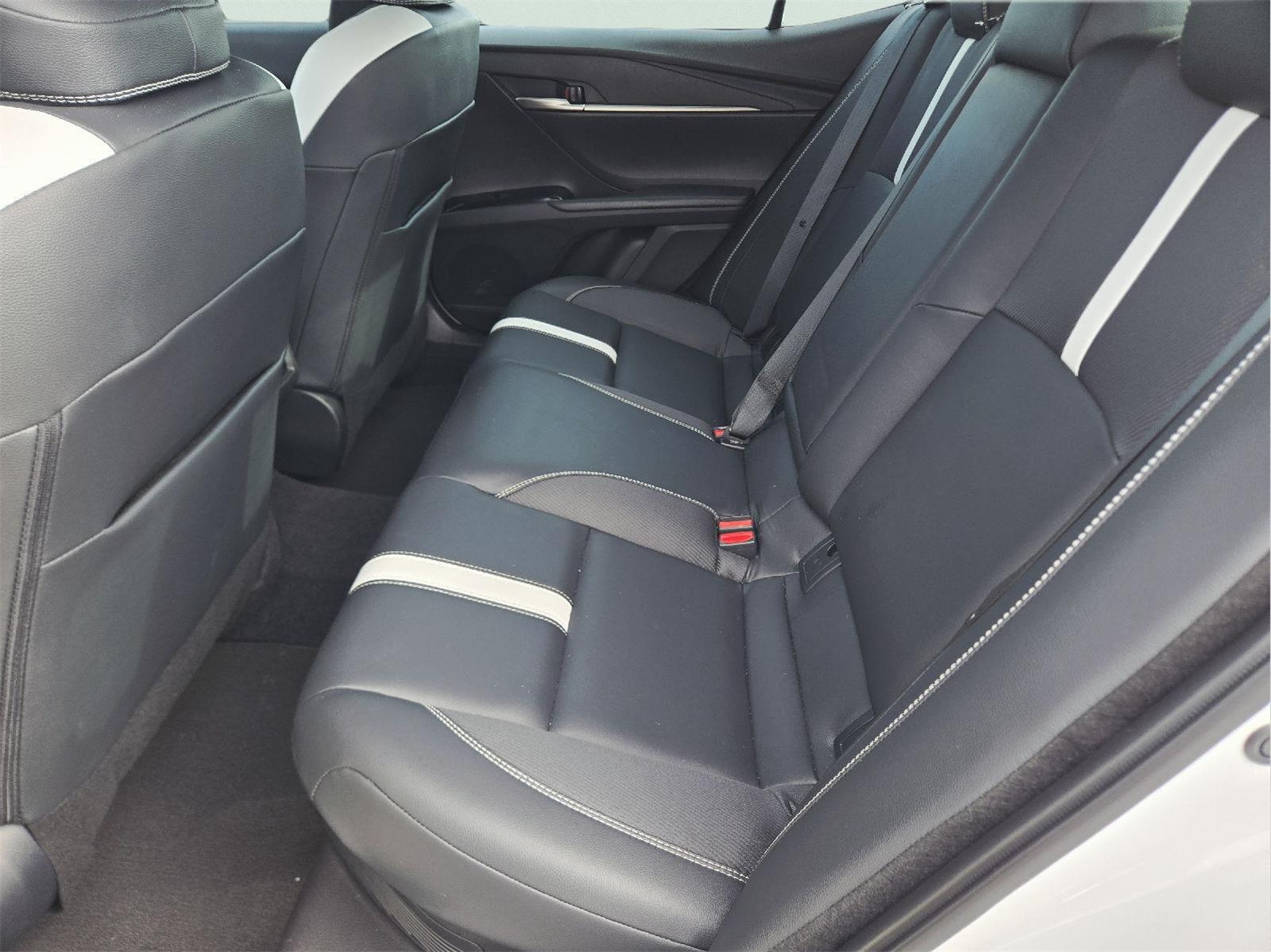 2026 Toyota Camry photo 19 of 36
