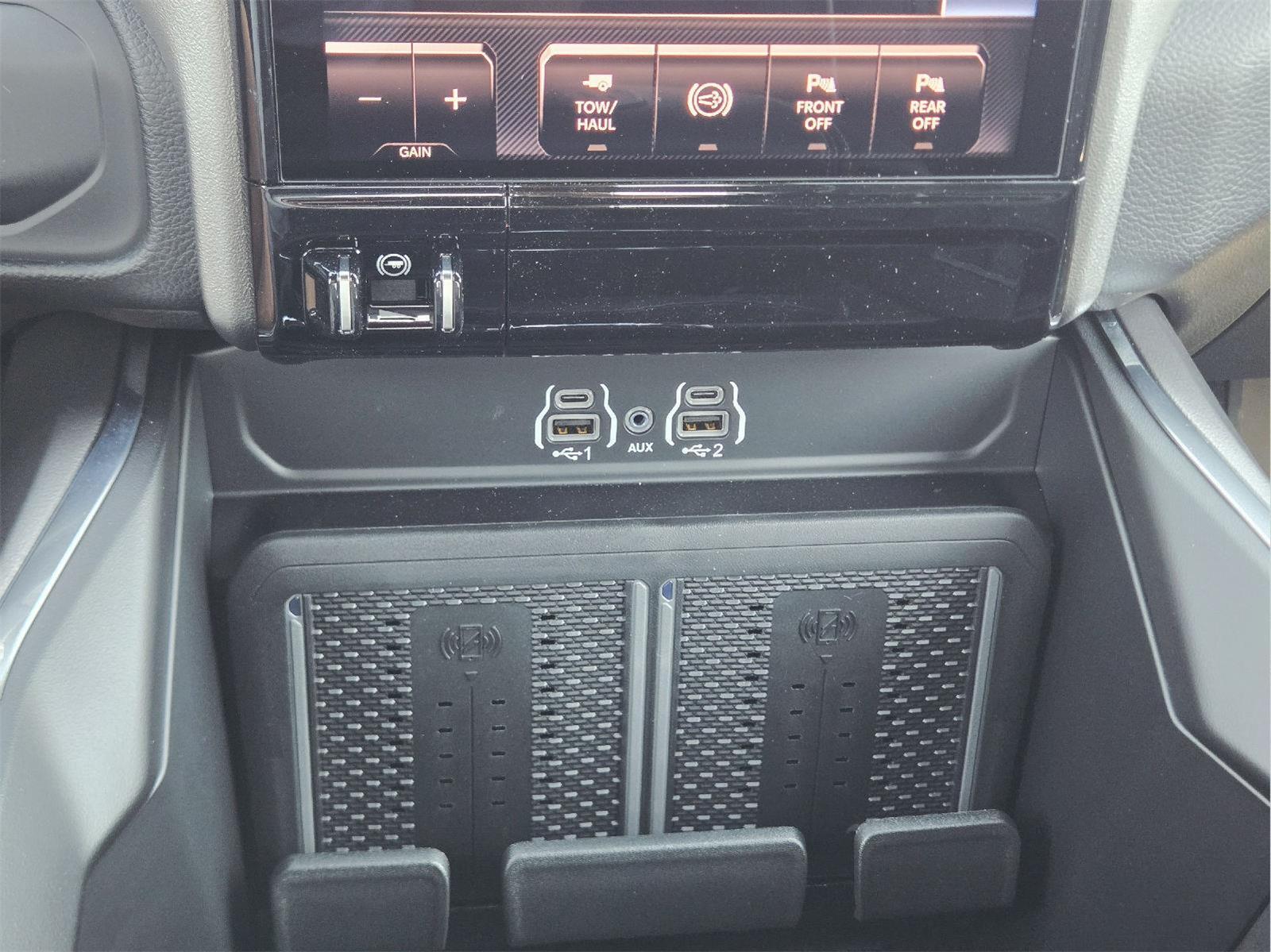 2027 RAM 2500 photo 14 of 16