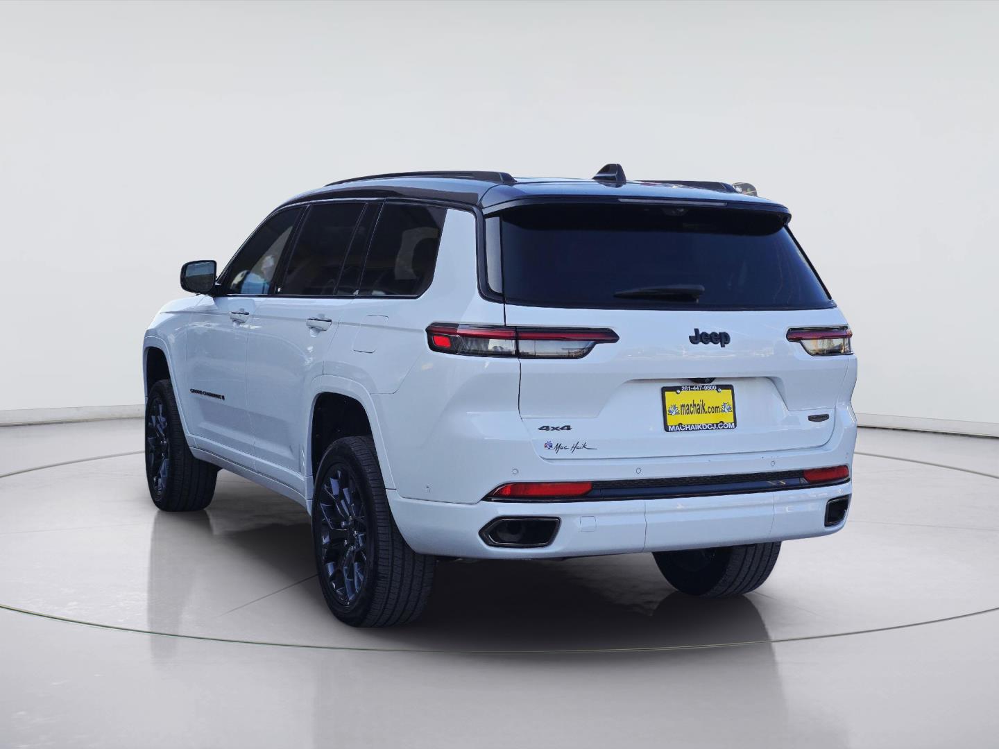 2025 Jeep Grand Cherokee L photo 6 of 35