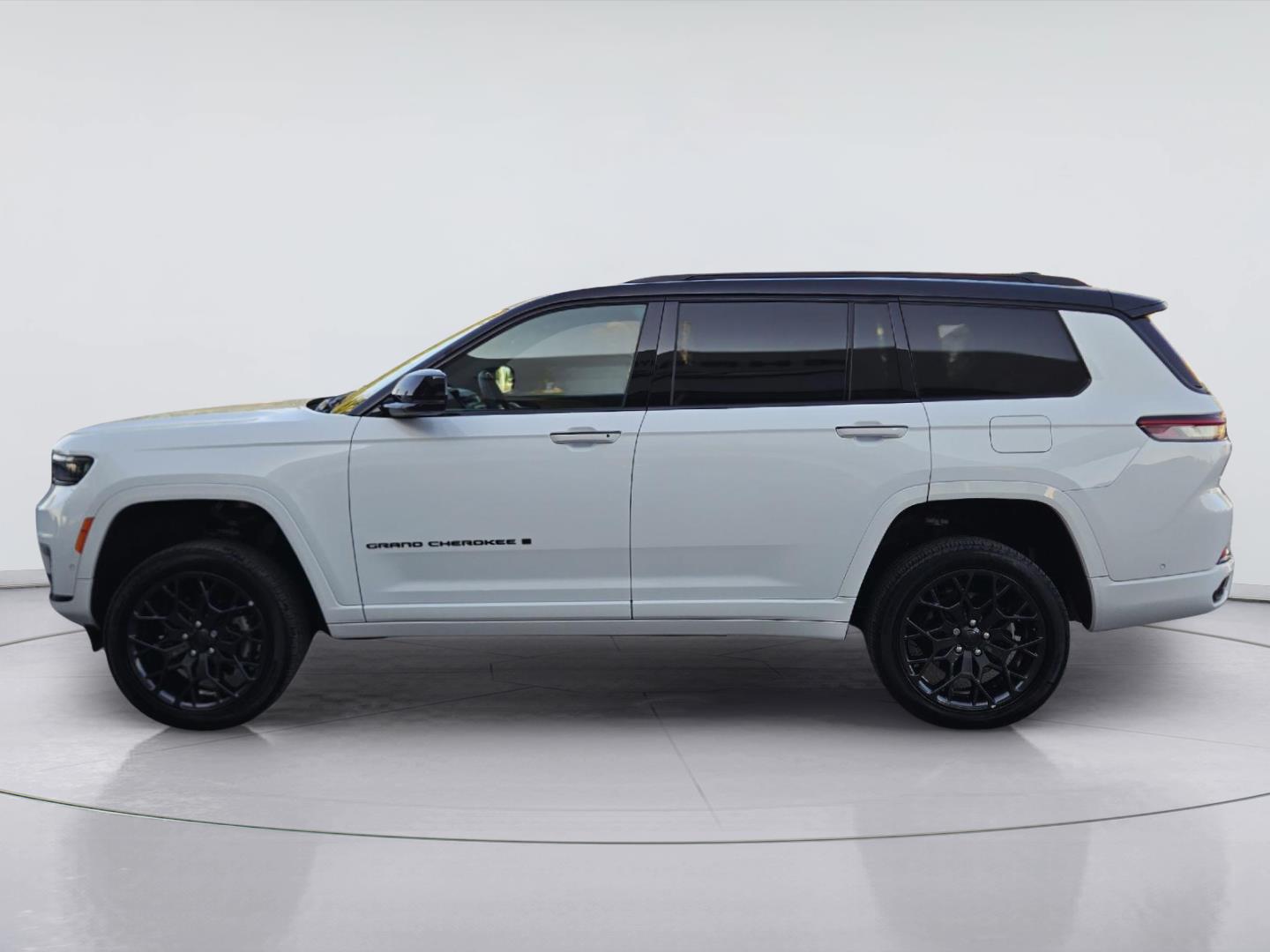 2025 Jeep Grand Cherokee L photo 7 of 35