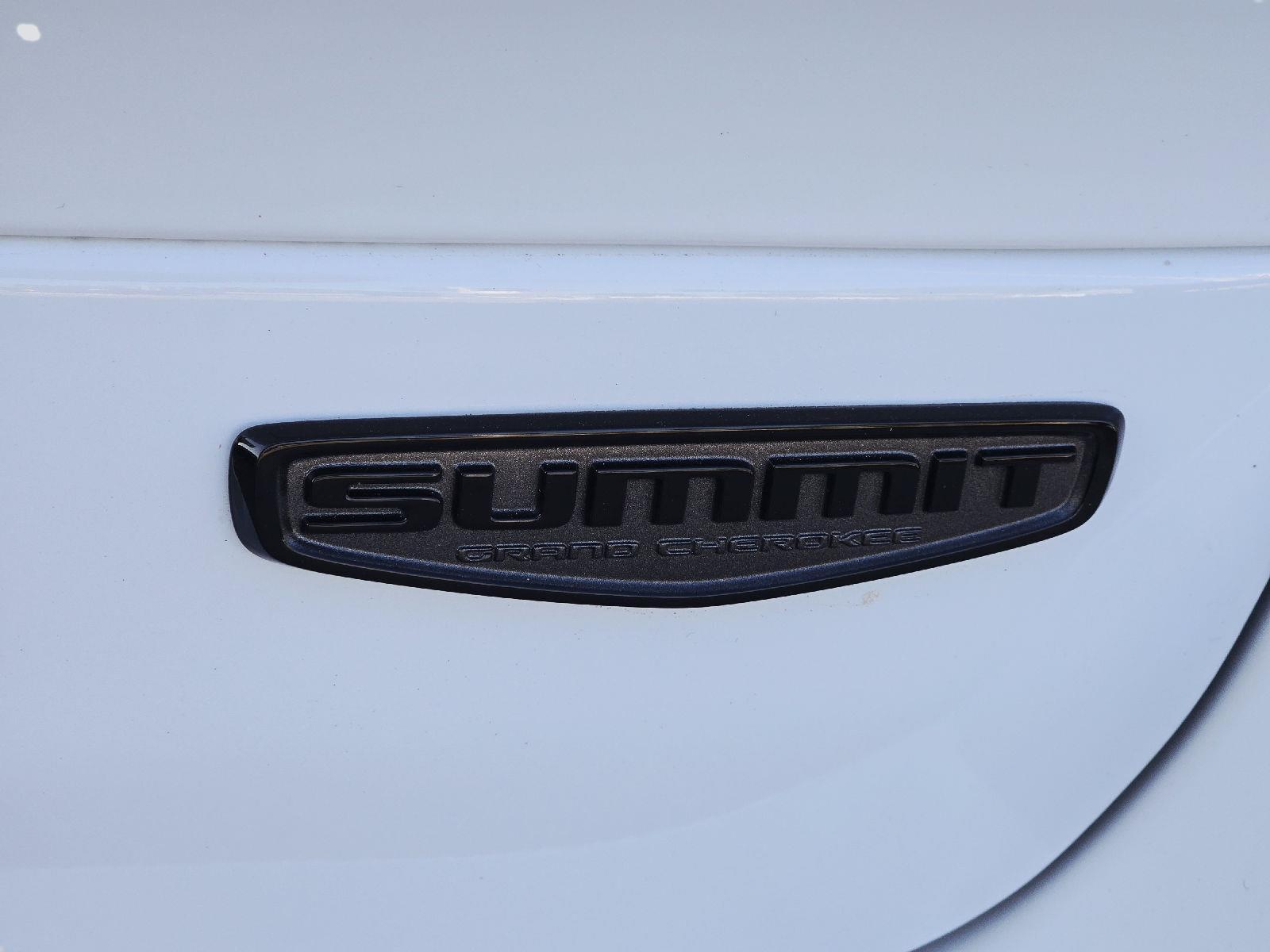 2025 Jeep Grand Cherokee L photo 9 of 35