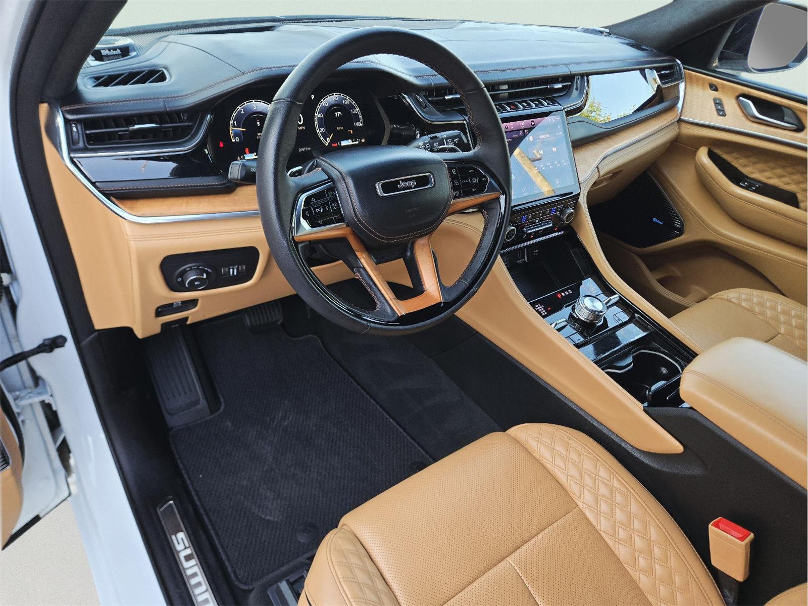 2025 Jeep Grand Cherokee L photo 10 of 35