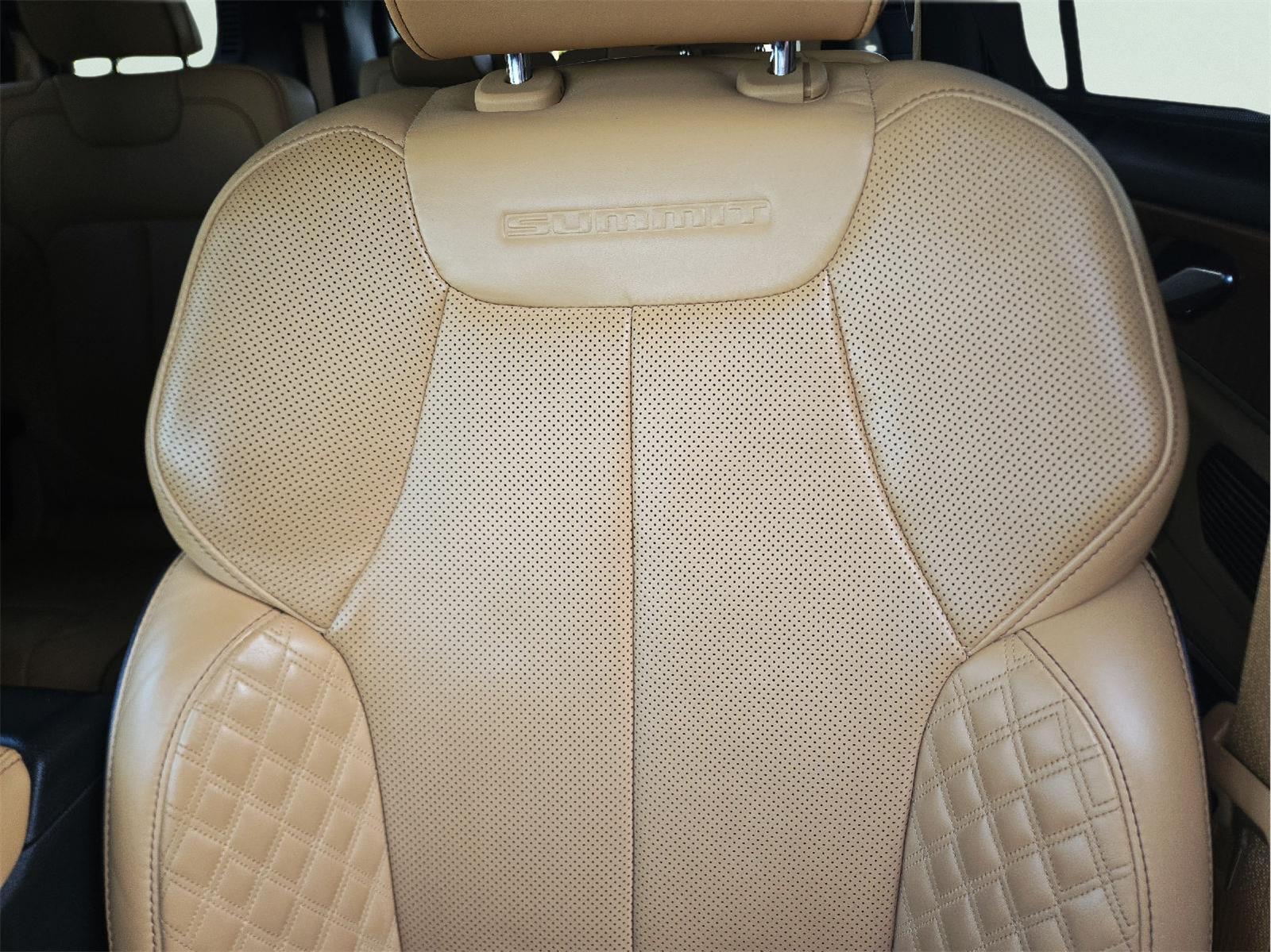 2025 Jeep Grand Cherokee L photo 16 of 35