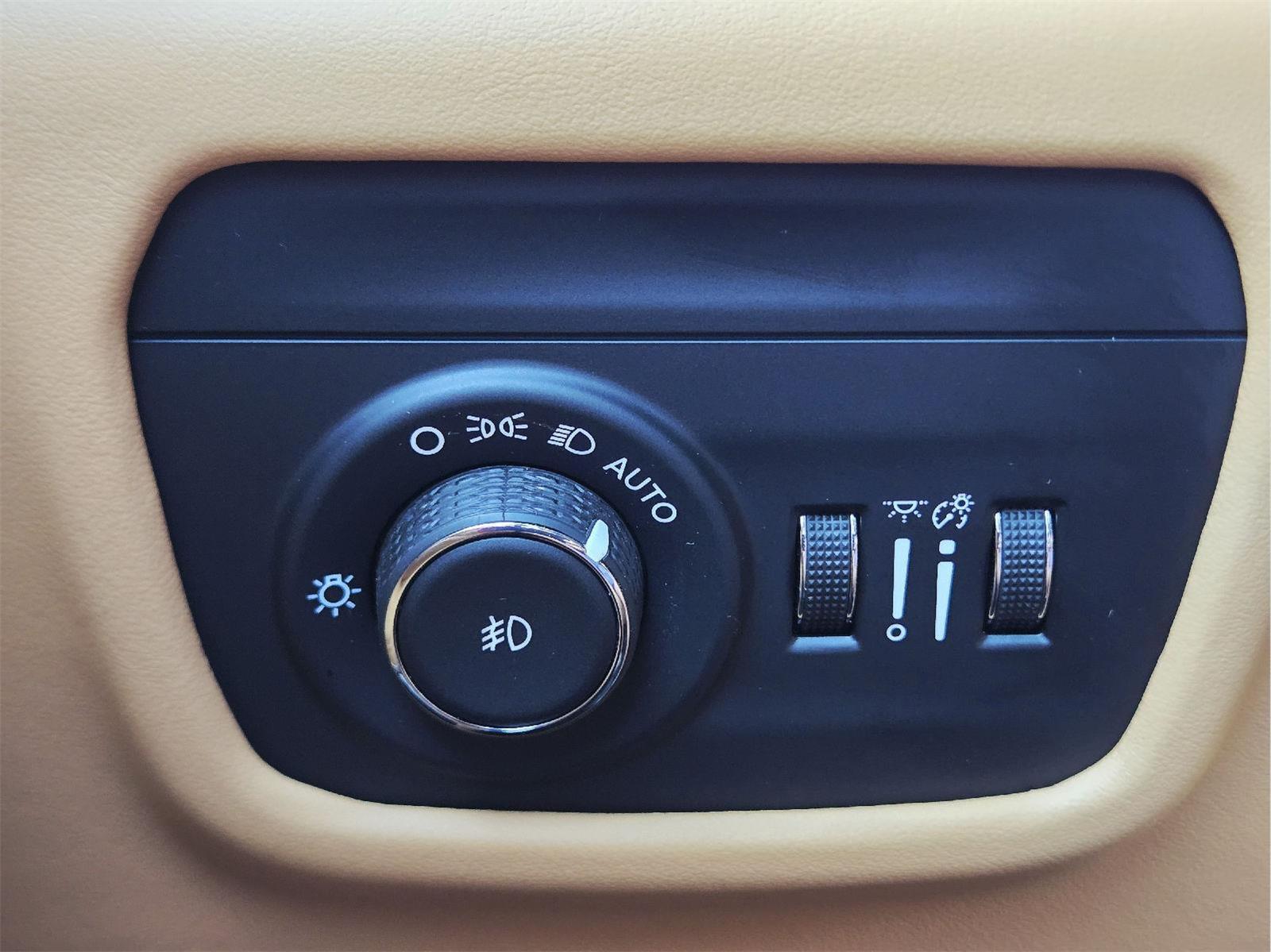 2025 Jeep Grand Cherokee L photo 34 of 35
