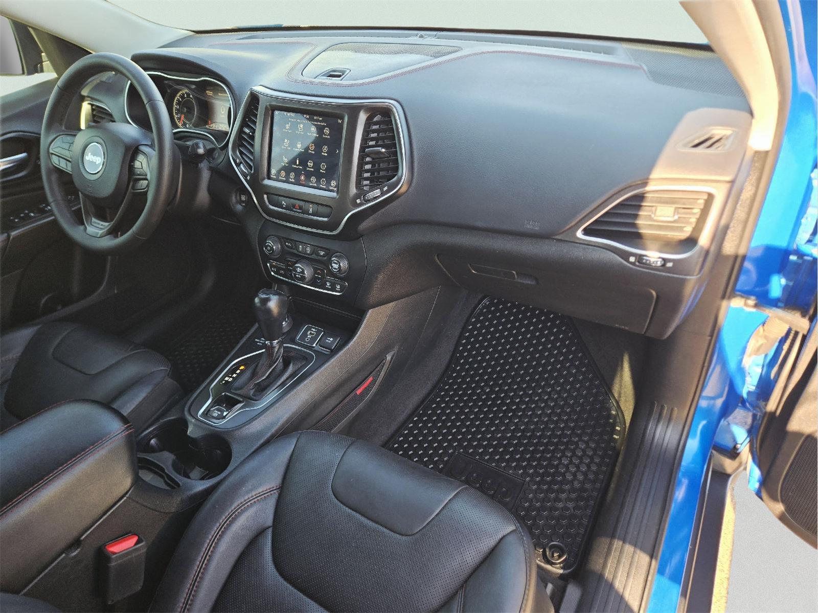2021 Jeep Cherokee photo 12 of 36