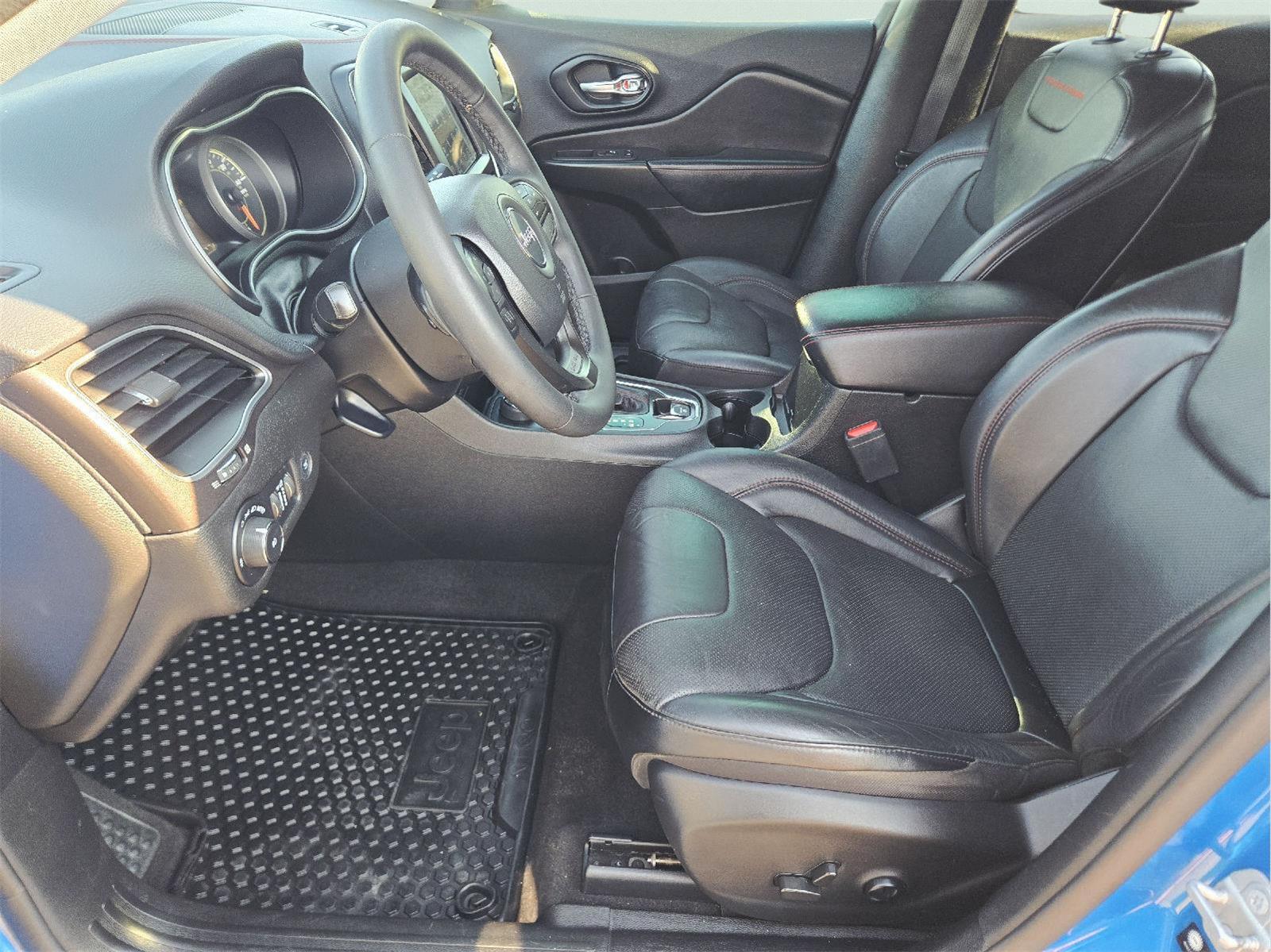 2021 Jeep Cherokee photo 13 of 36