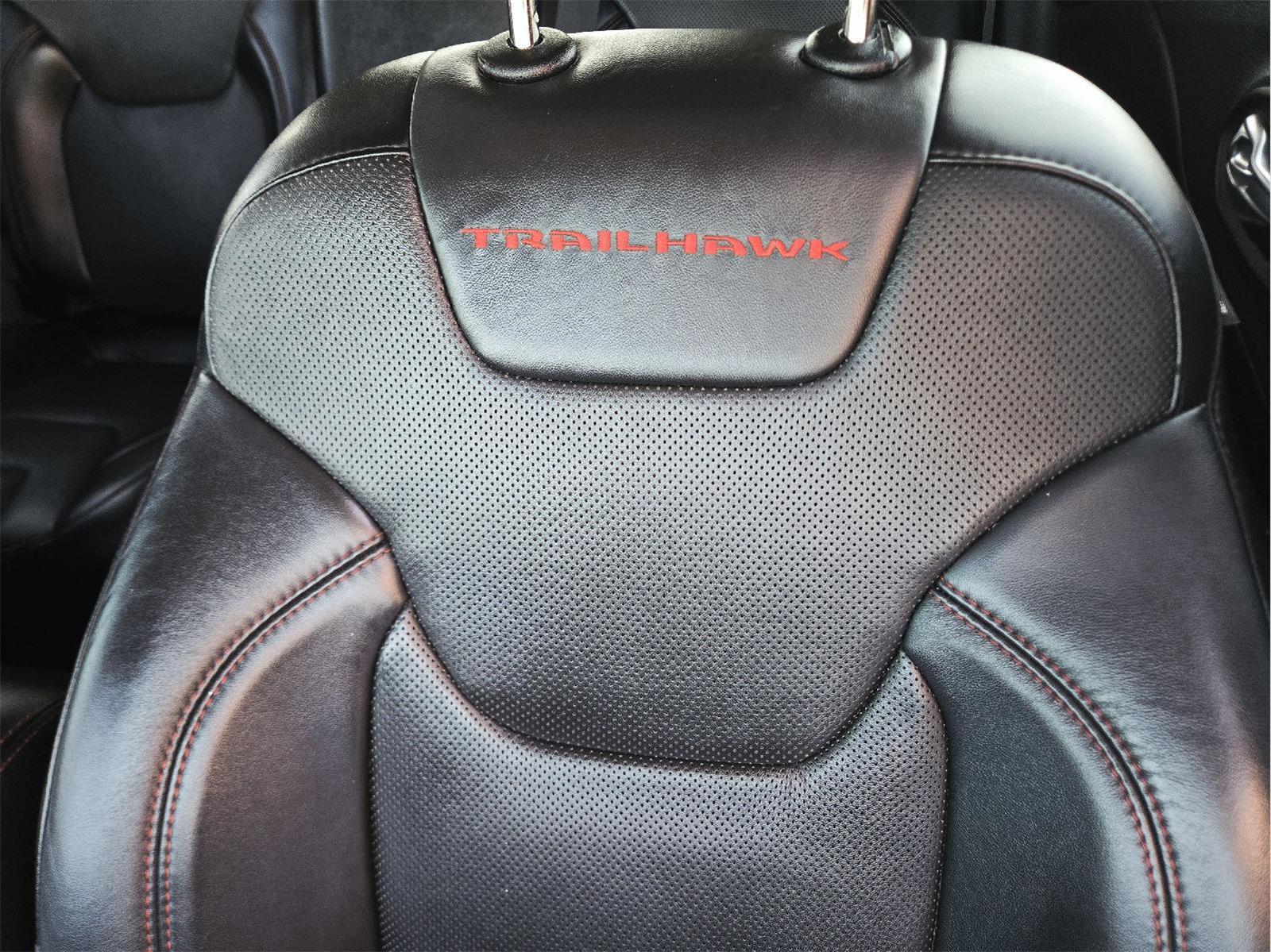 2021 Jeep Cherokee photo 16 of 36