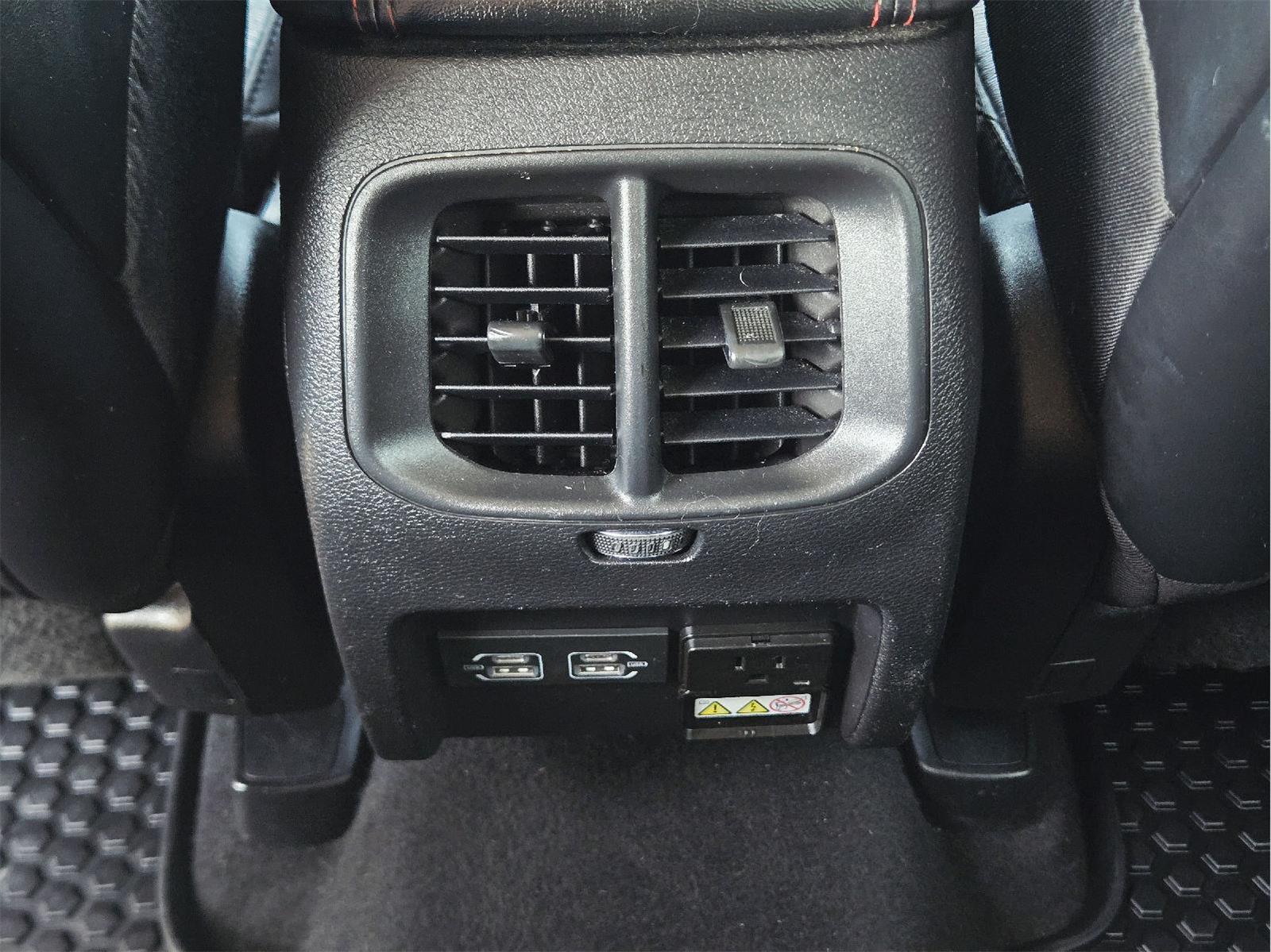 2021 Jeep Cherokee photo 19 of 36