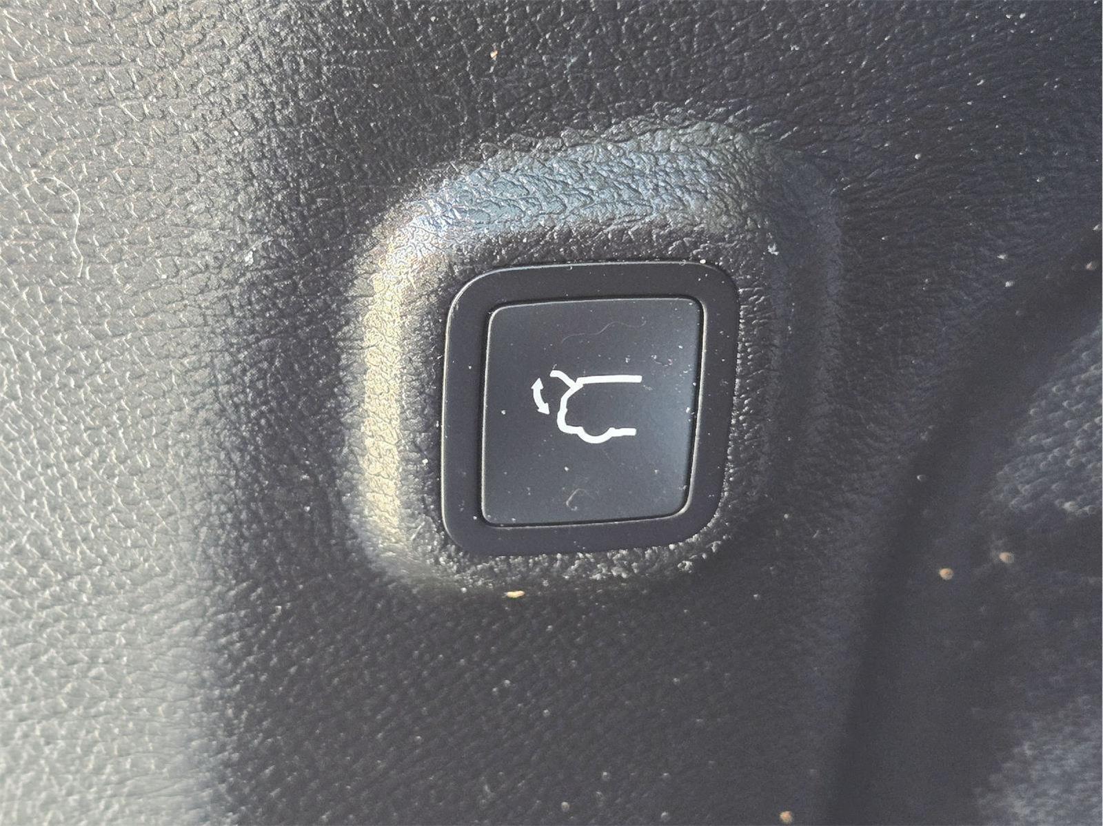 2021 Jeep Cherokee photo 22 of 36