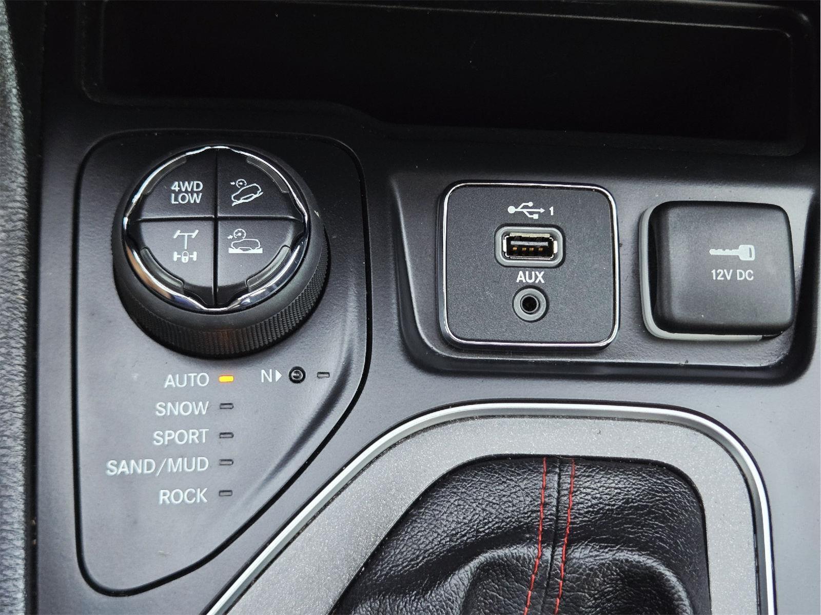 2021 Jeep Cherokee photo 27 of 36
