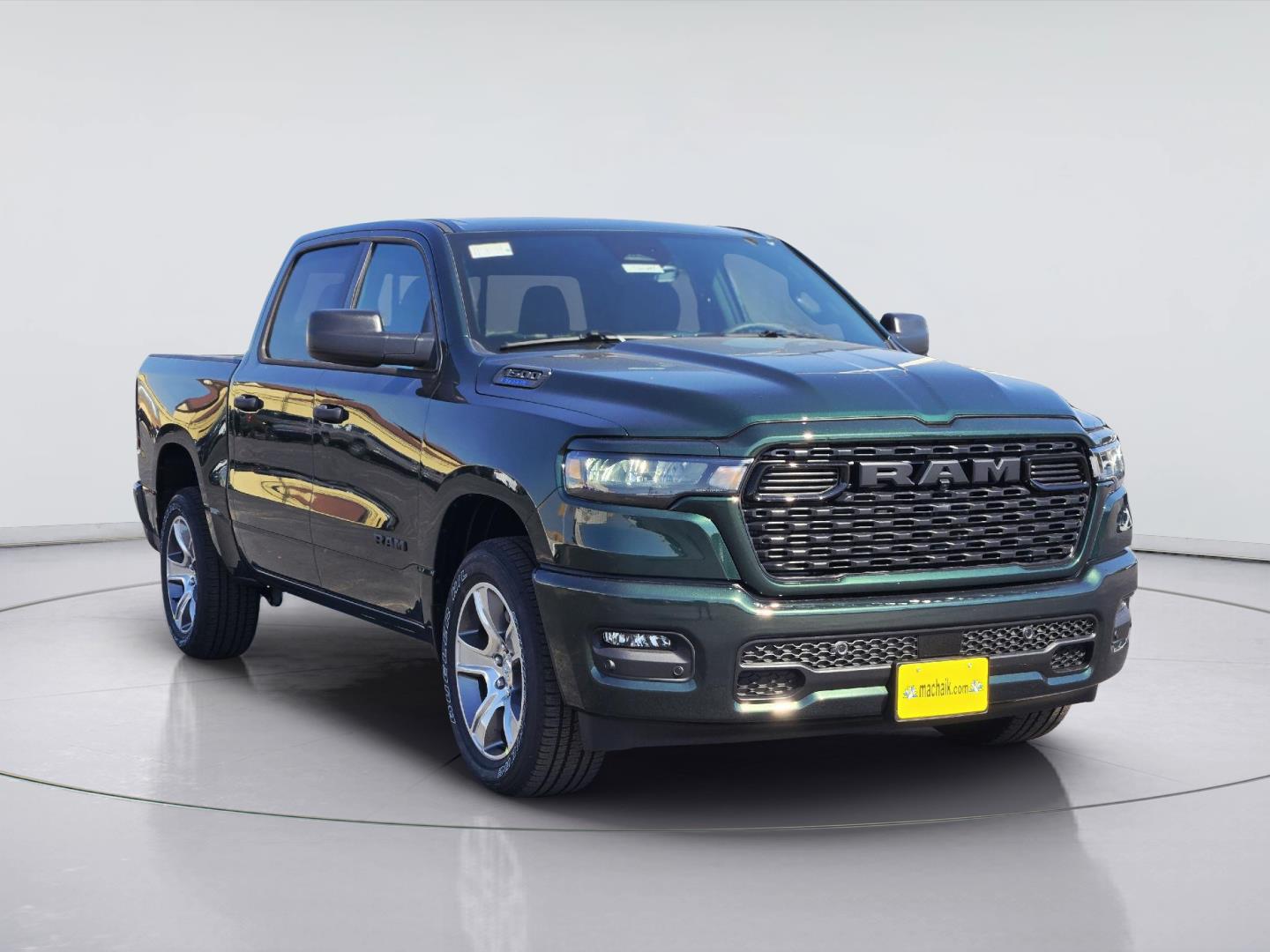 2027 Ram 1500 photo 2 of 15