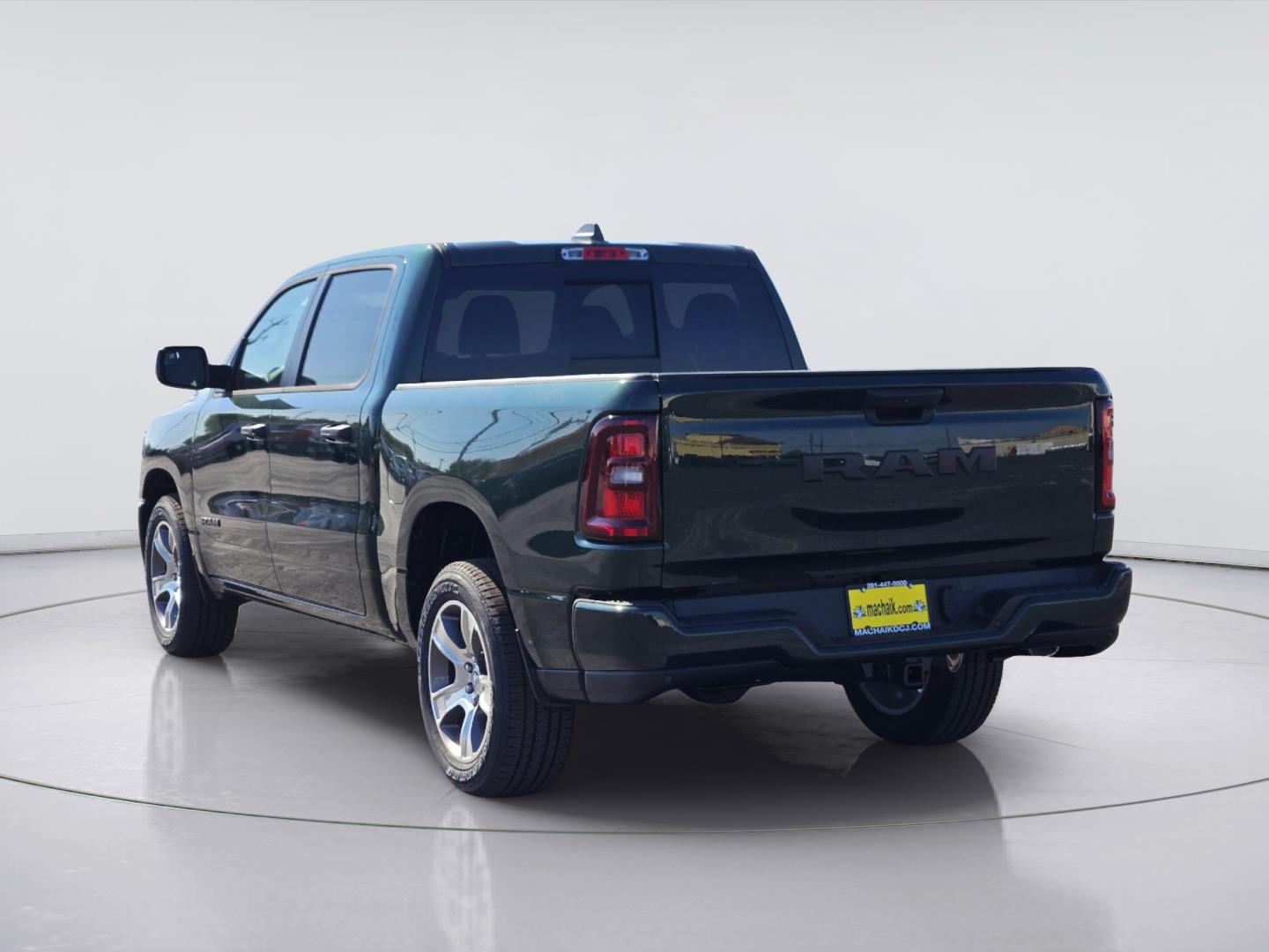 2027 Ram 1500 photo 4 of 15