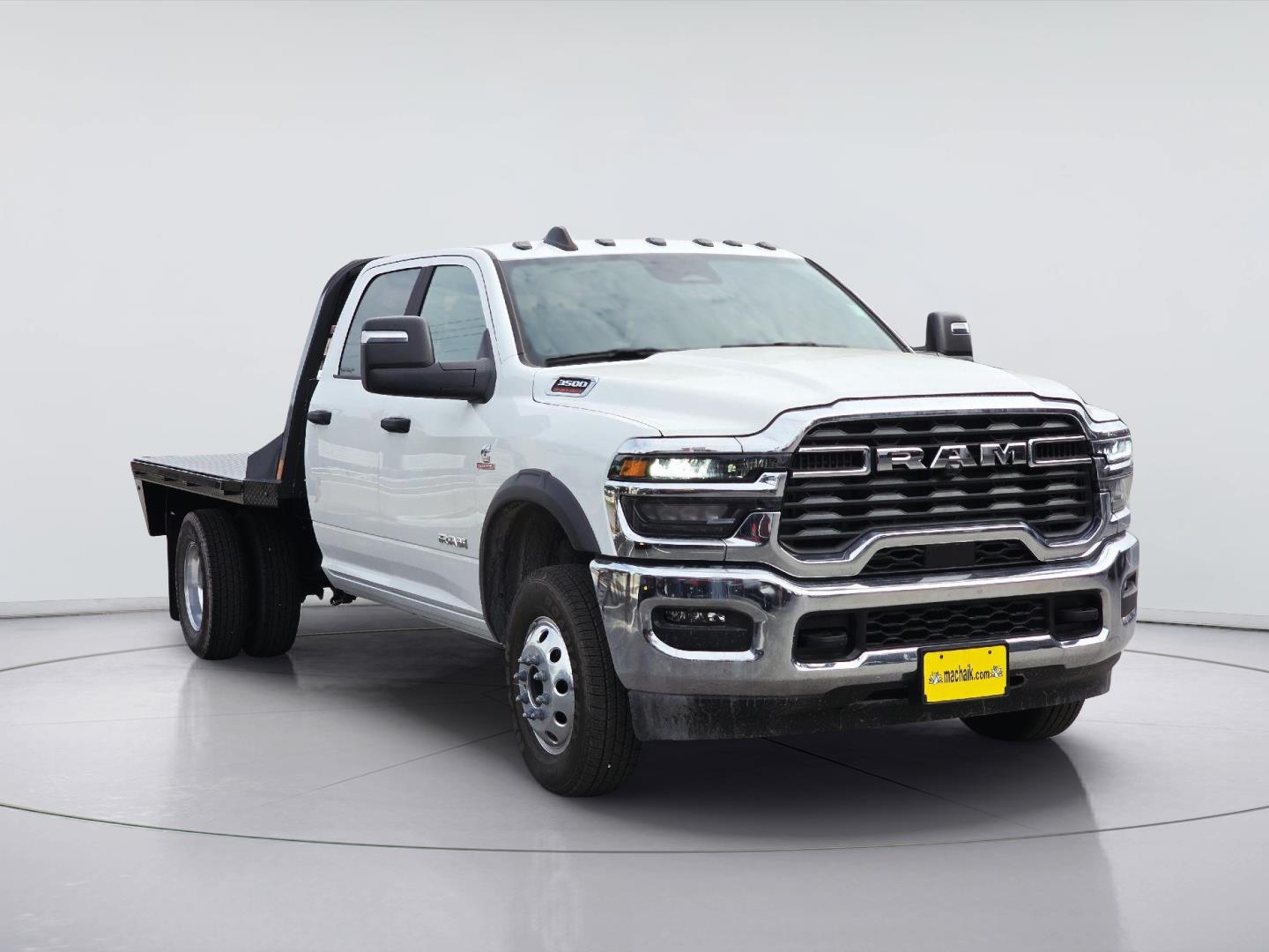 2025 Ram 3500 Chassis Cab photo 3 of 38